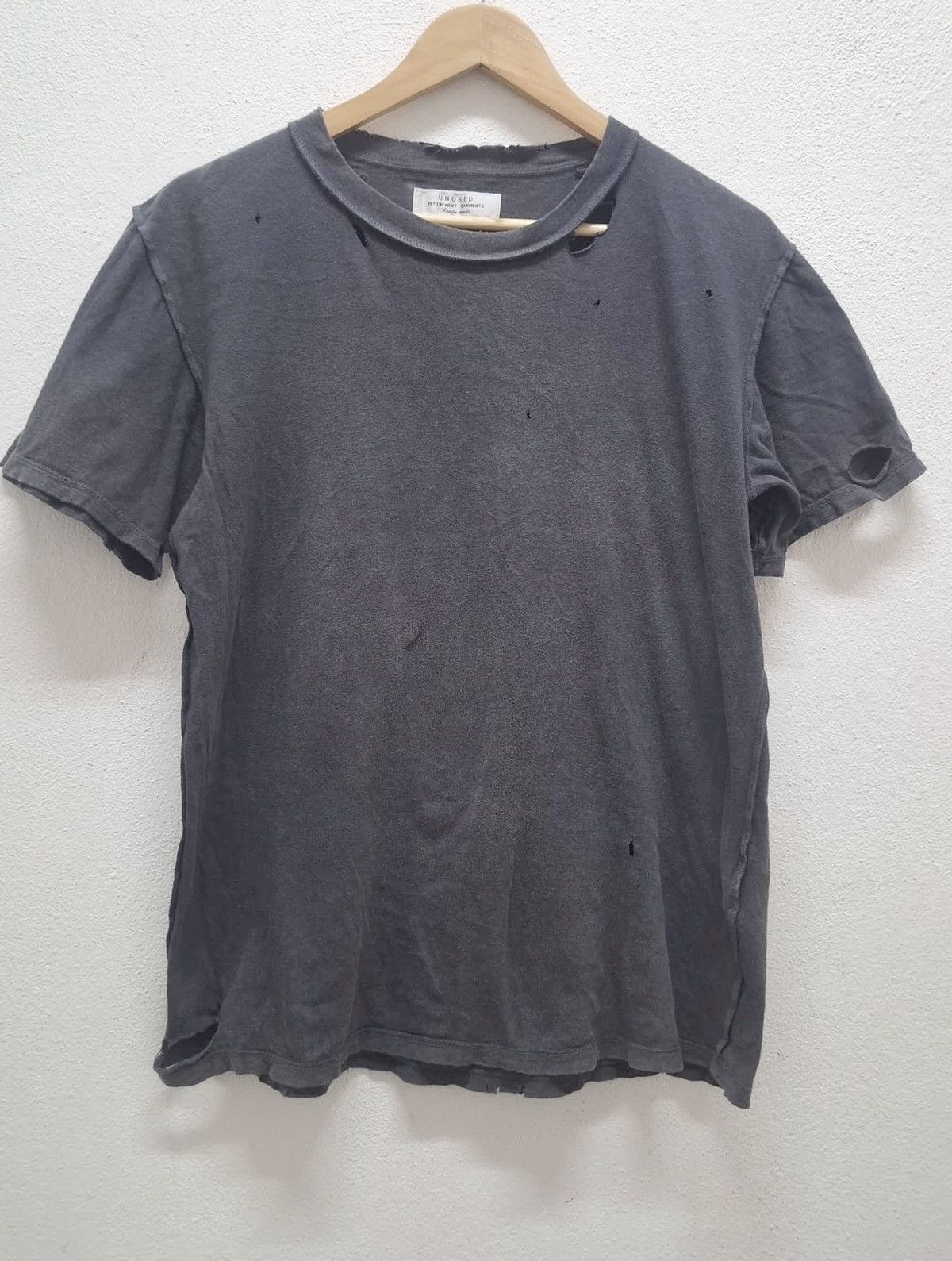 Japanese Brand UNUSED Sun Faded Distressed Thrashed T-shirt Size US S / EU 44-46 / 1 - 1 Thumbnail