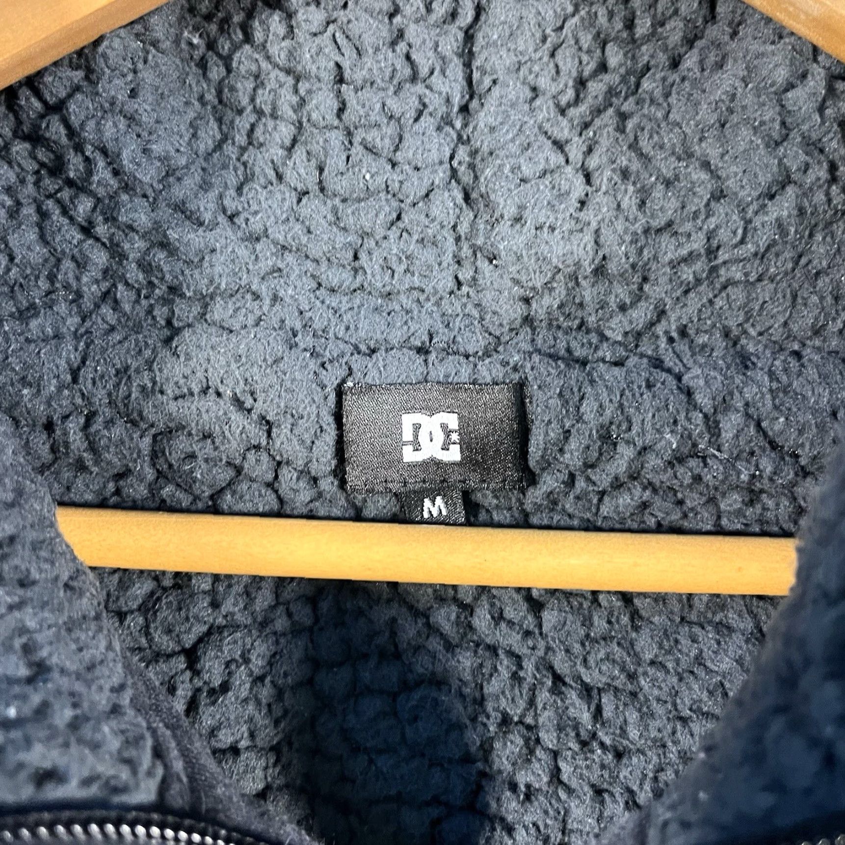 Vintage VINTAGE DC Shoes Hoodie Medium Black Full Zip Sherpa Fur Lined Y2K Grunge Skate Mens M Swing Plaid 90s Classic Gender: Mens Size US M / EU 48-50 / 2 - 6 Thumbnail