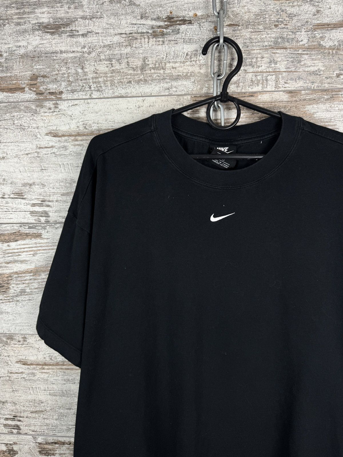 Nike × Vintage Mens Nike swoosh black T-shirt center logo y2k tee Japanese Size US XL / EU 56 / 4 - 4 Thumbnail
