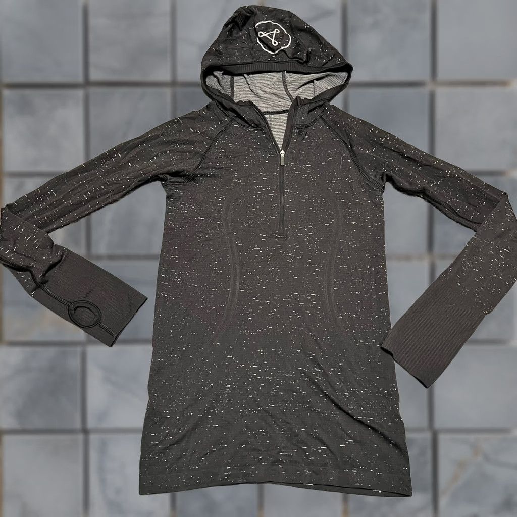Lululemon Lululemon Hoodie Shirt Womens 4 Pullover Swiftly Tech 1/2 Zip Thumbholes Running Black Heather 4 Womens Size S / US 4 / IT 40 - 1 Thumbnail