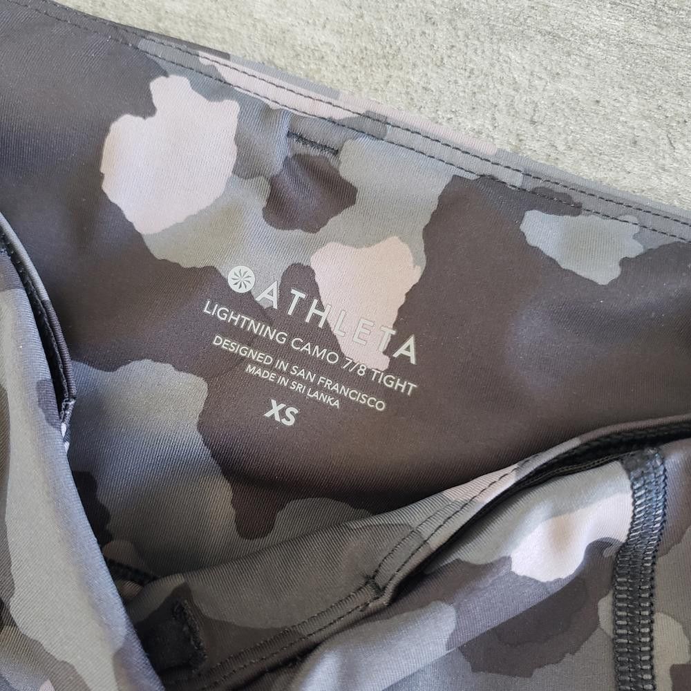 Designer Grey Lightning Camo ATHLETA Stash Pocket Legging Size 26" / US 2 / IT 38 - 4 Thumbnail