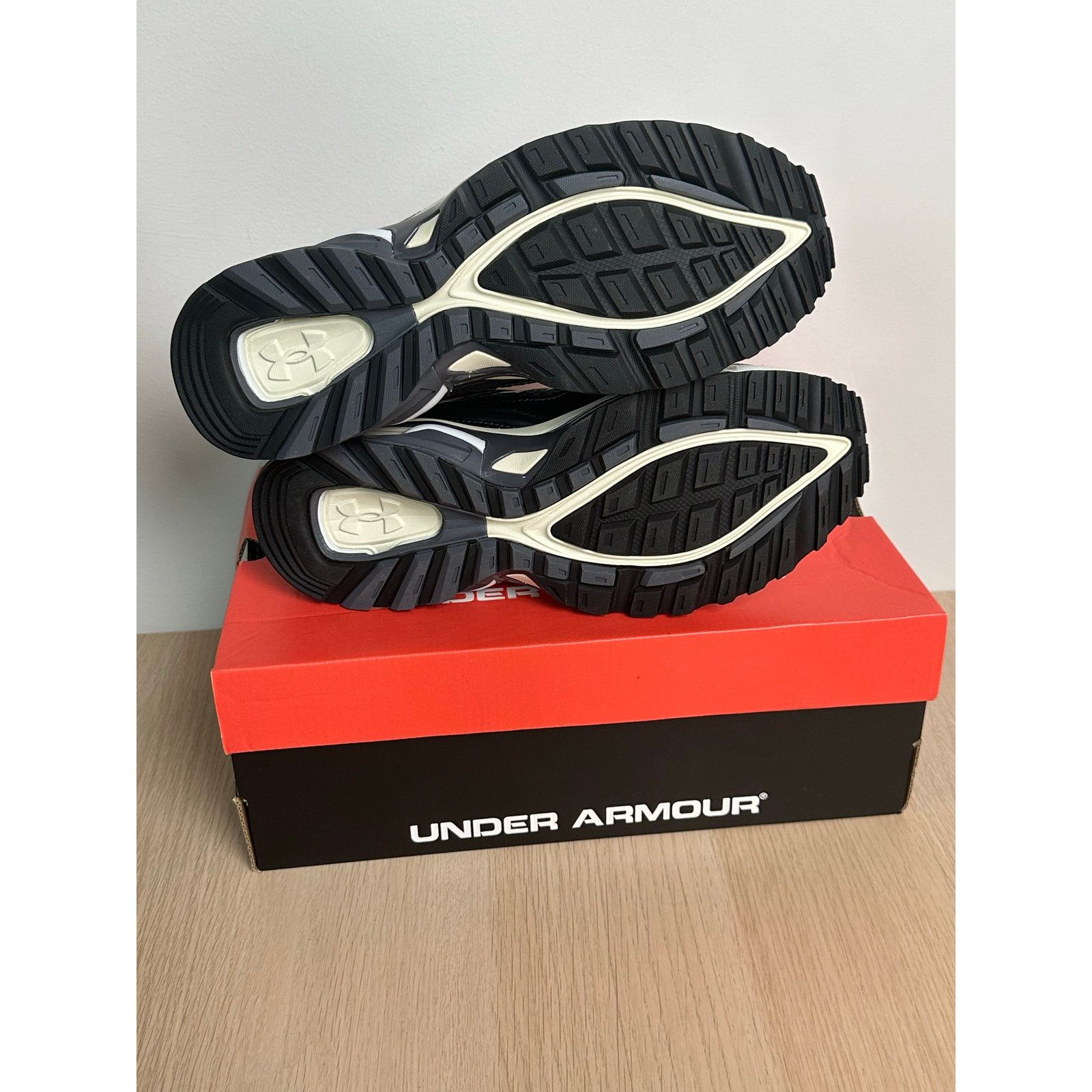 Under Armour Apparition Sneaker Grey - Size 7.5M - New
