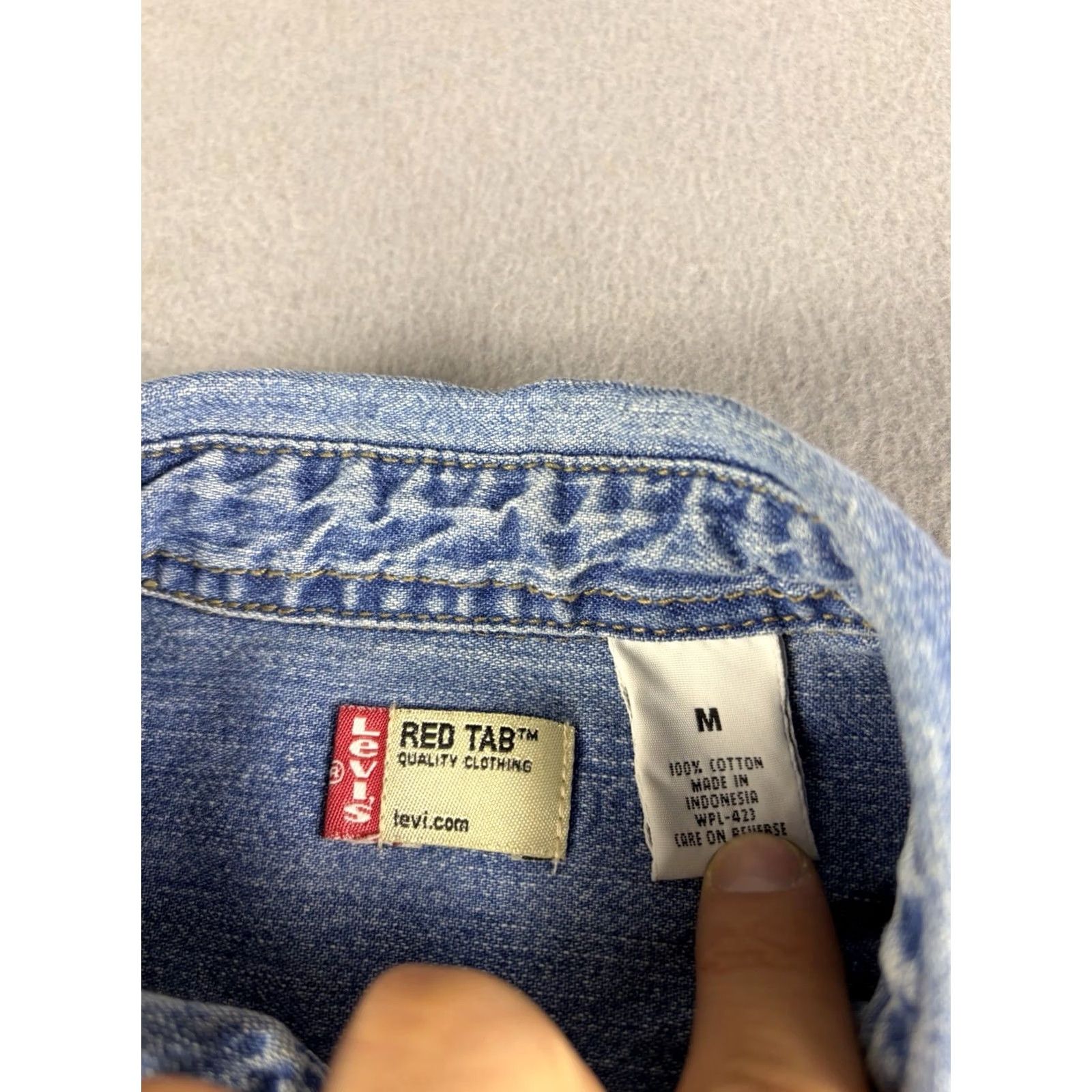 Levi's VINTAGE Levi’s Denim Shirt Men’s Size M Long Sleeve 90s Button-Up Blue Size US M / EU 48-50 / 2 - 6 Thumbnail