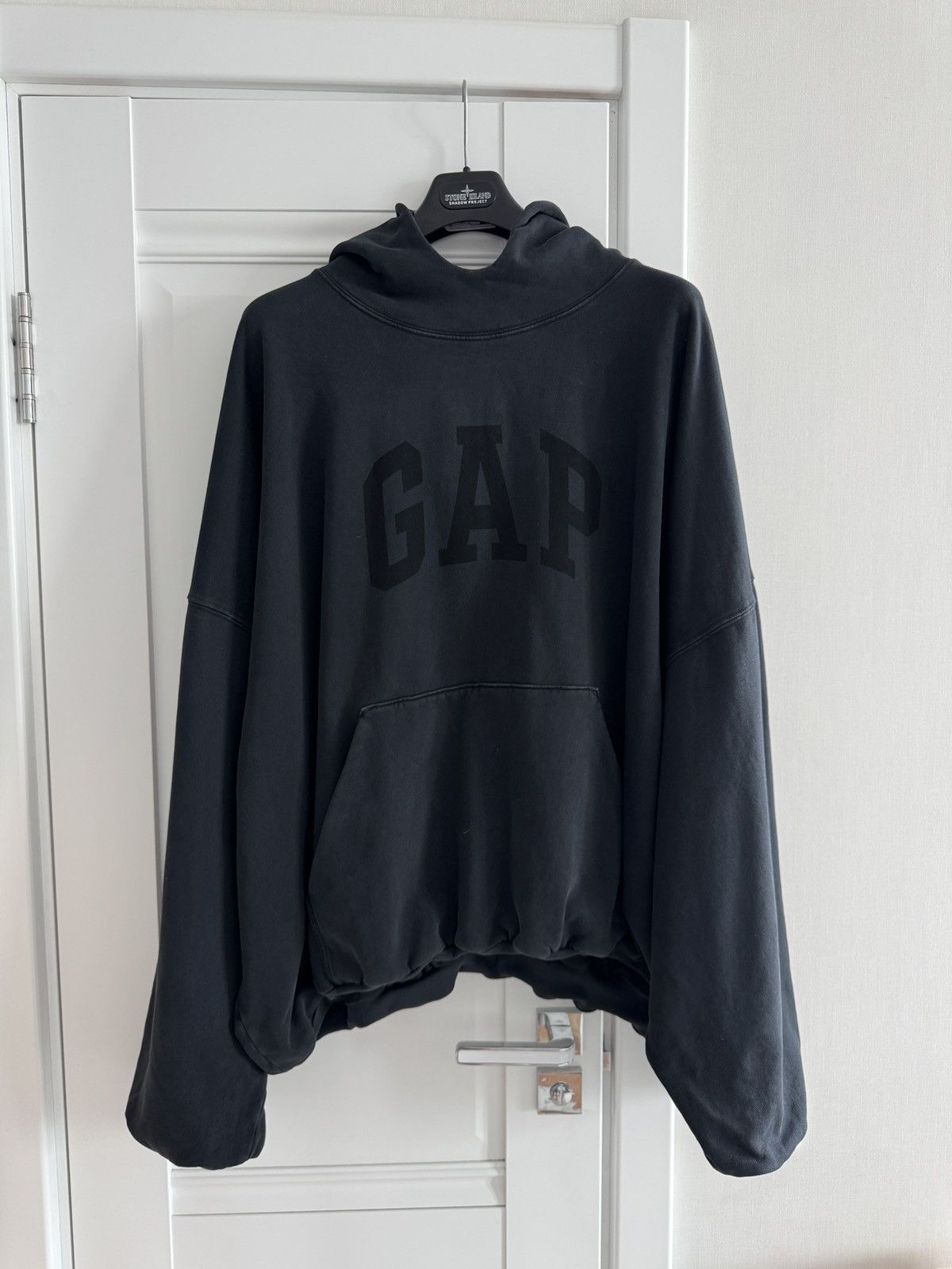Balenciaga × Gap × Yeezy Yeezy x Gap Engineered by Balenciaga Dove Hoodie Black 🇺🇸 Size US XXL / EU 58 / 5 - 2 Thumbnail