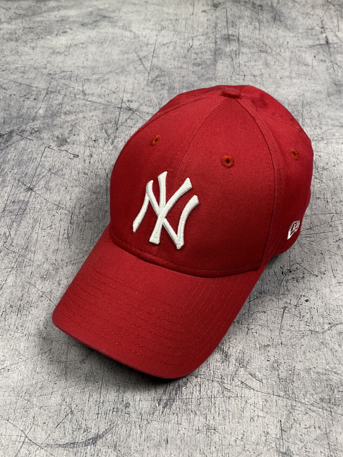 MLB × Vintage New York Yankees Embroidered Logo Cap Size ONE SIZE - 2 Thumbnail