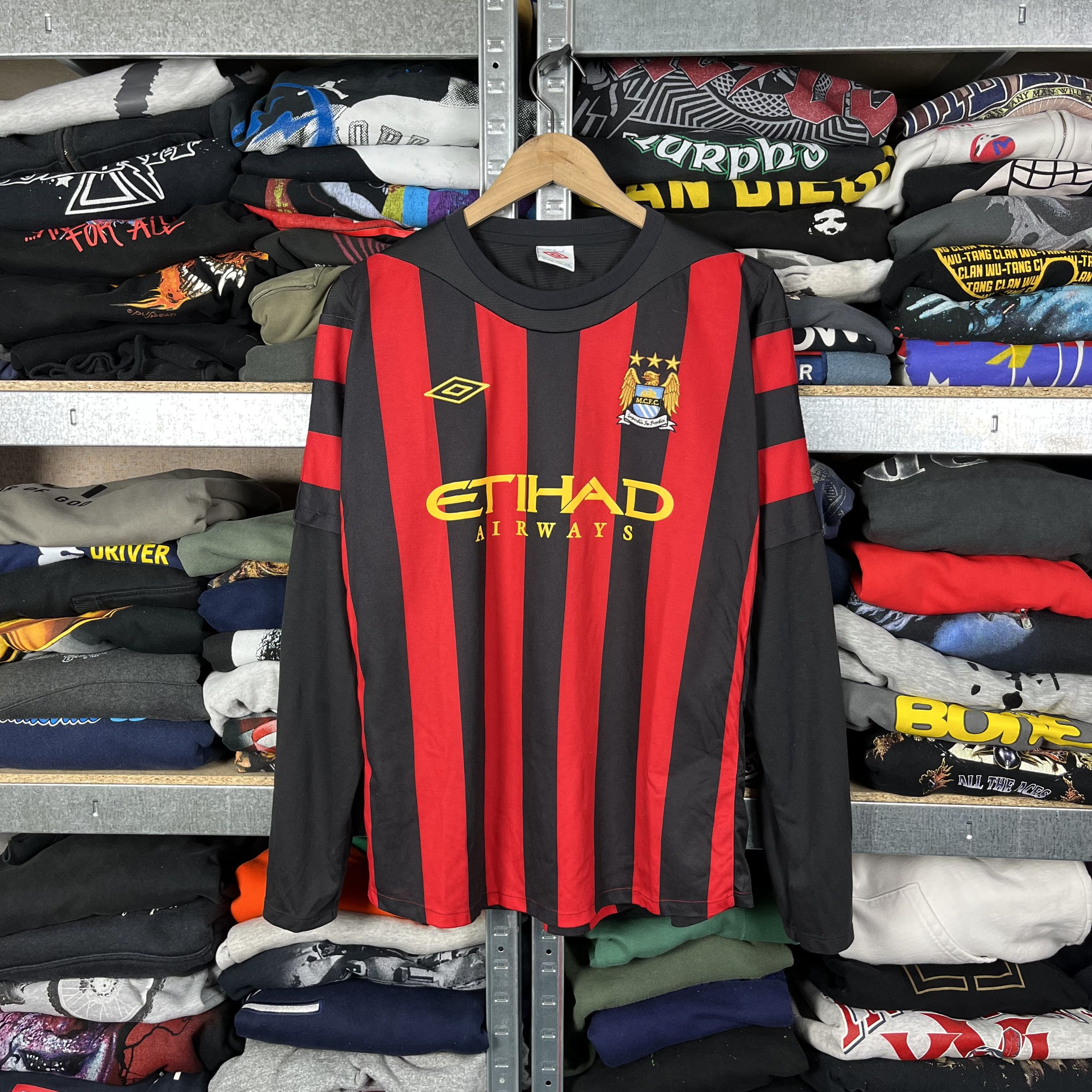 image of 2011/12 Umbro Manchester City Away Soccer Jersey Shirt in Red, Men's (Size Medium)