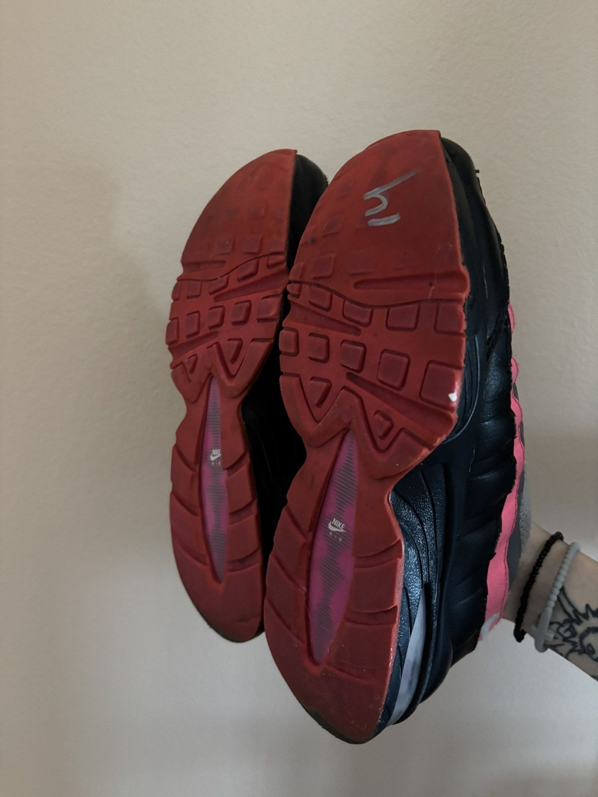 Nike Nike Air Max 95 GS 'Black Pink Blast' Size US 5.5 / IT 35.5 - 5 Thumbnail