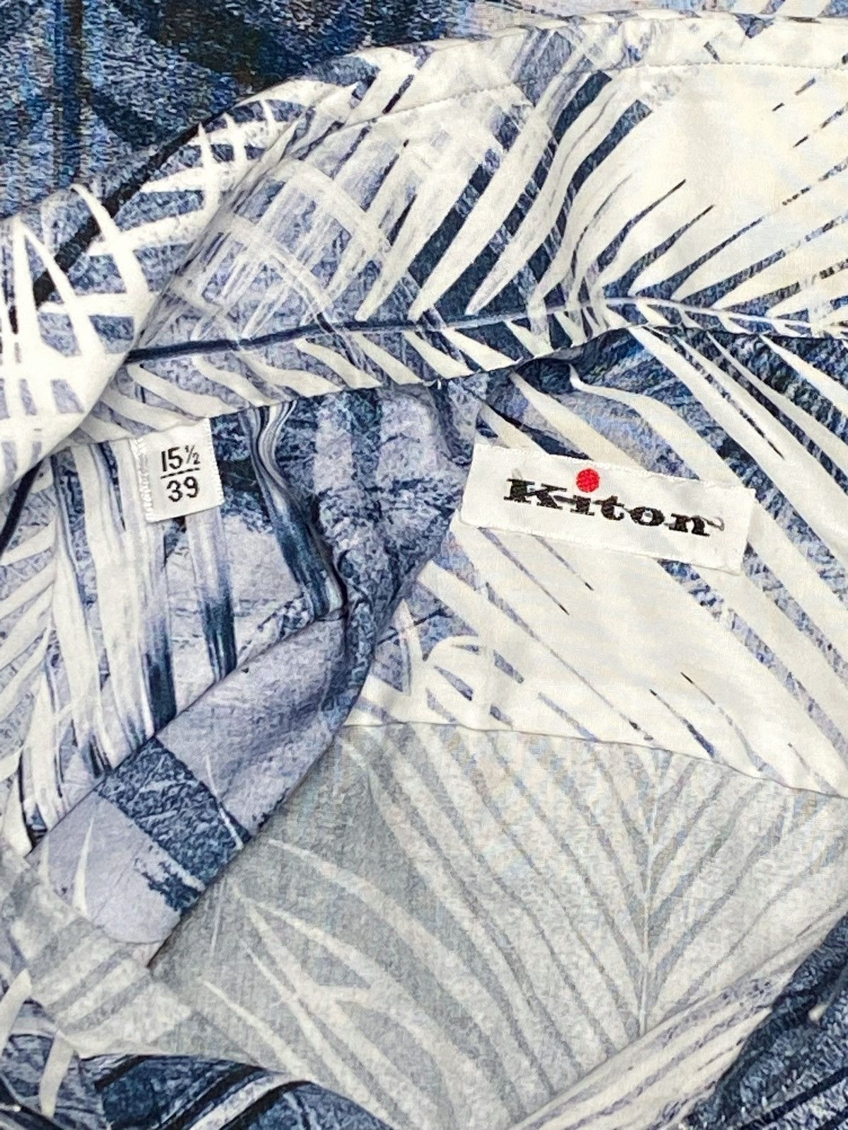 Kiton Kiton Palm Tree Print Button-Up Shirt size 39/15.5 Size US M / EU 48-50 / 2 - 11 Thumbnail