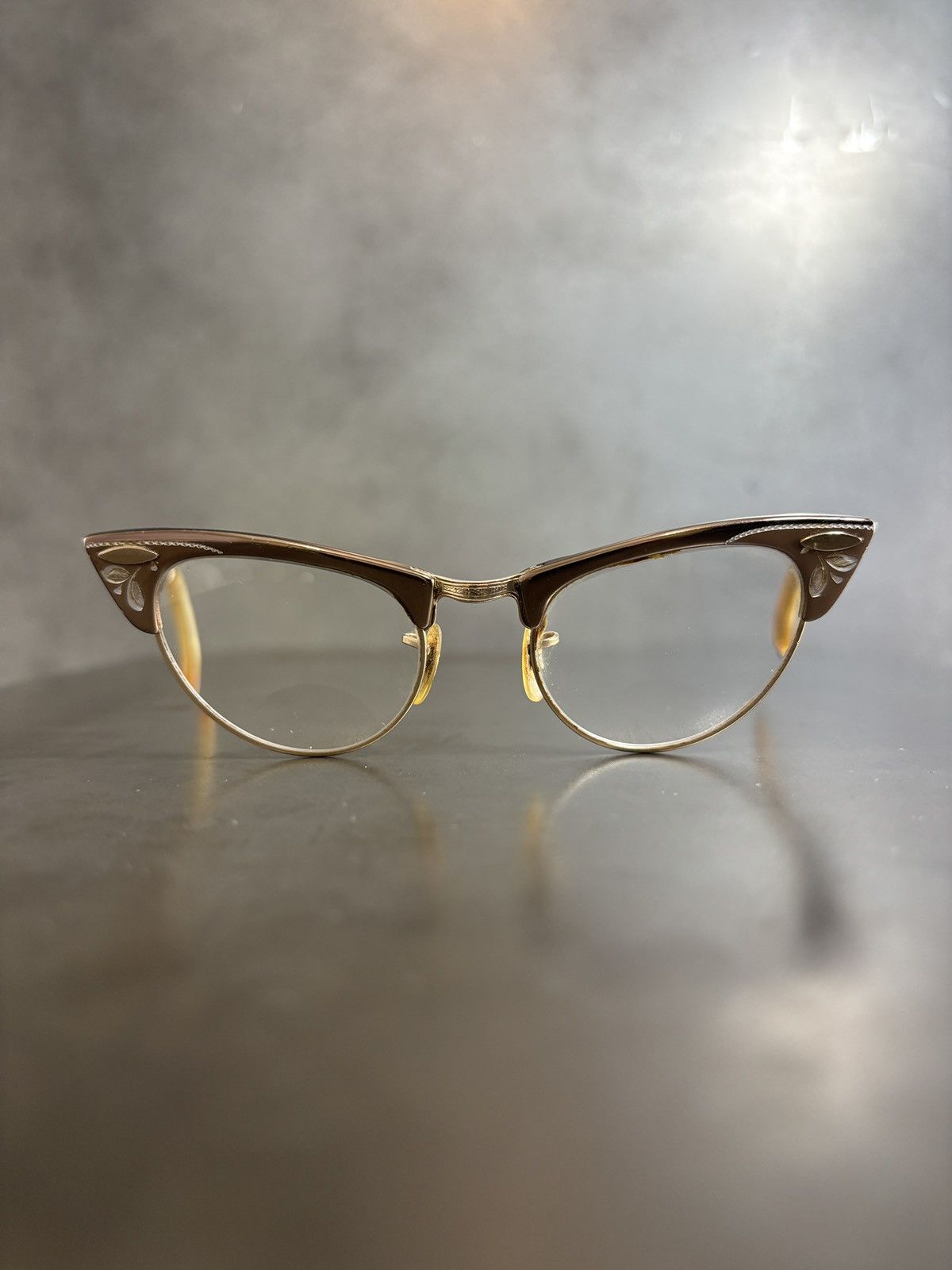 Shuron 1960s Shuron Frames Vintage Eyeglasses Horn Rim USA Gold Size ONE SIZE - 5 Thumbnail