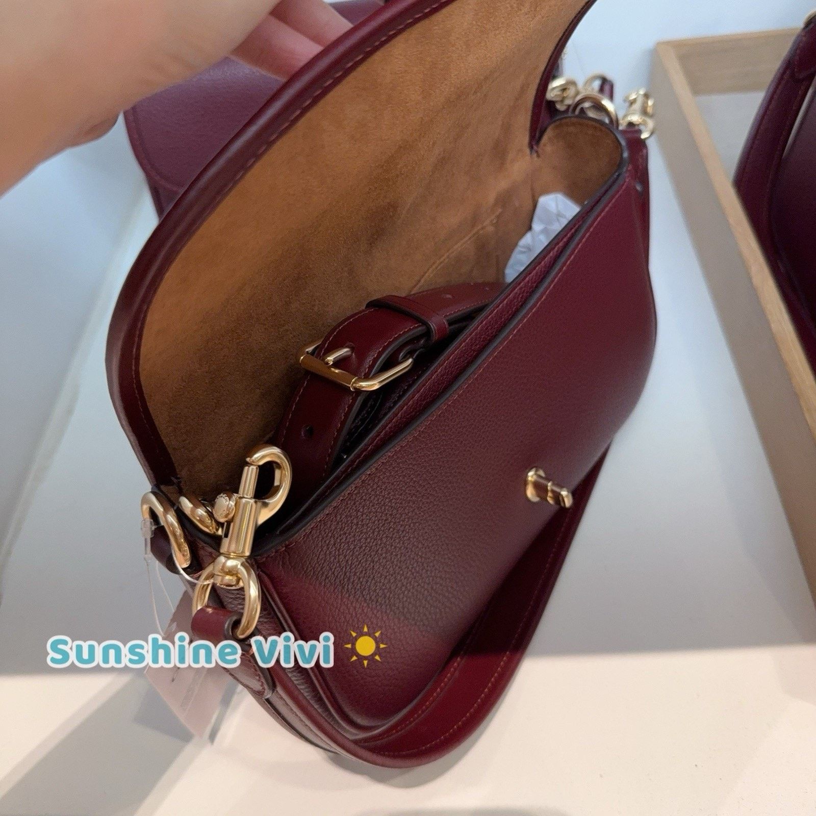 Coach NWT COACH Hadley Shoulder Bag Leather CY683 Gold/Dark Wine Size ONE SIZE - 6 Thumbnail
