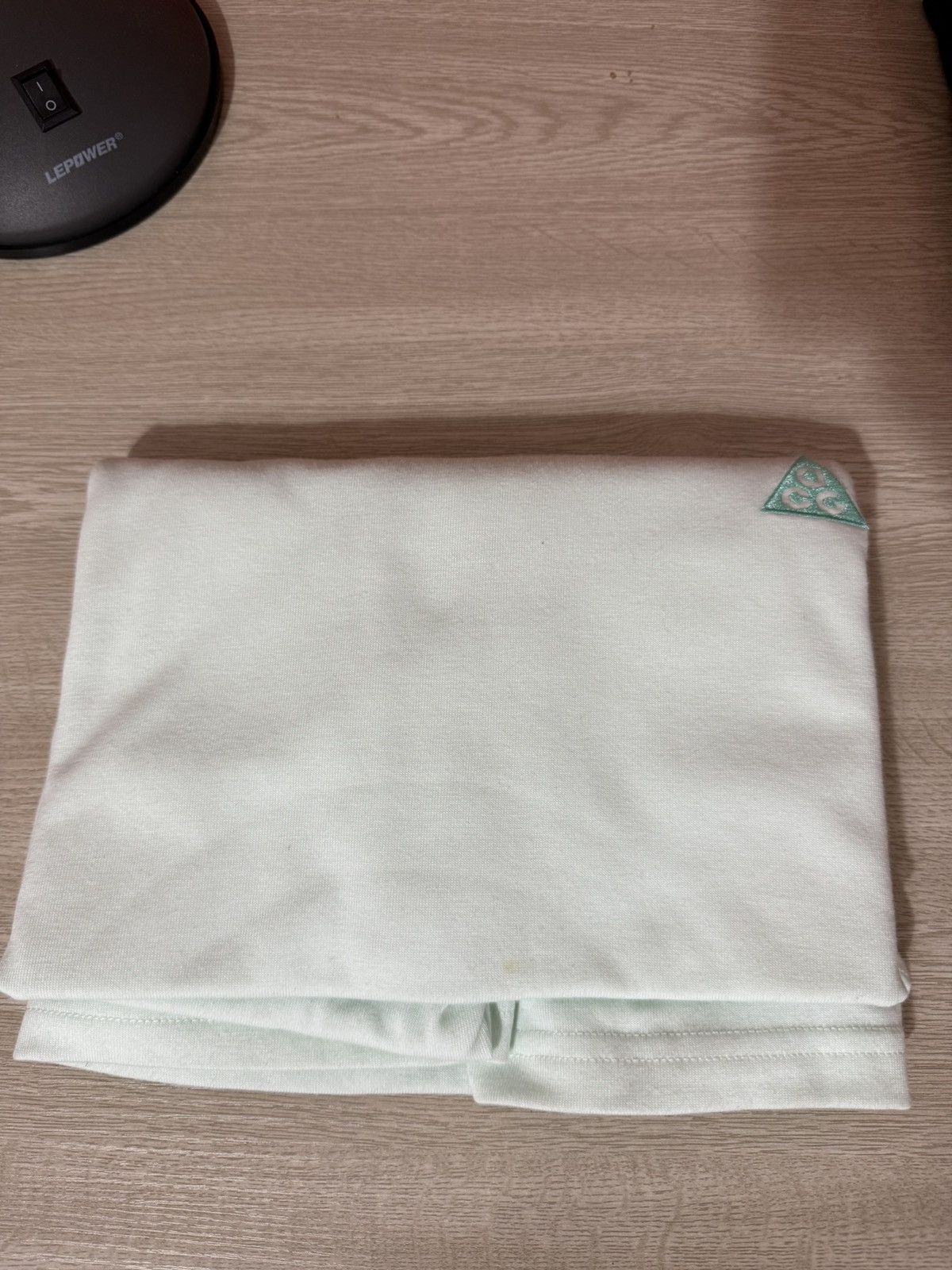 Nike ACG Nike ACG Small Logo T-Shirt Barely Green Size US M / EU 48-50 / 2 - 2 Thumbnail