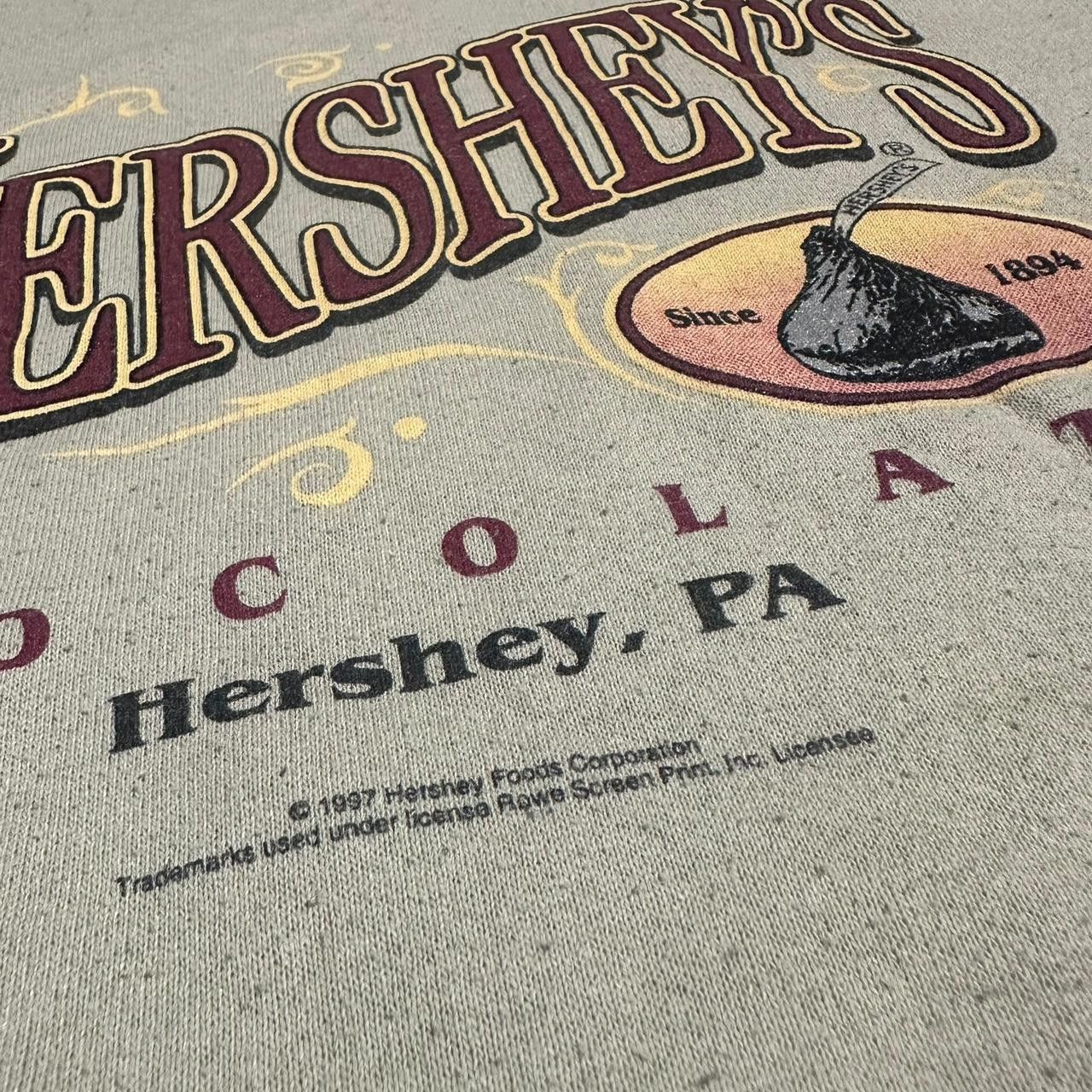 Designer 1997 Hersheys Chocolate Sweatshirt (Made in USA) Size US XXL / EU 58 / 5 - 3 Thumbnail