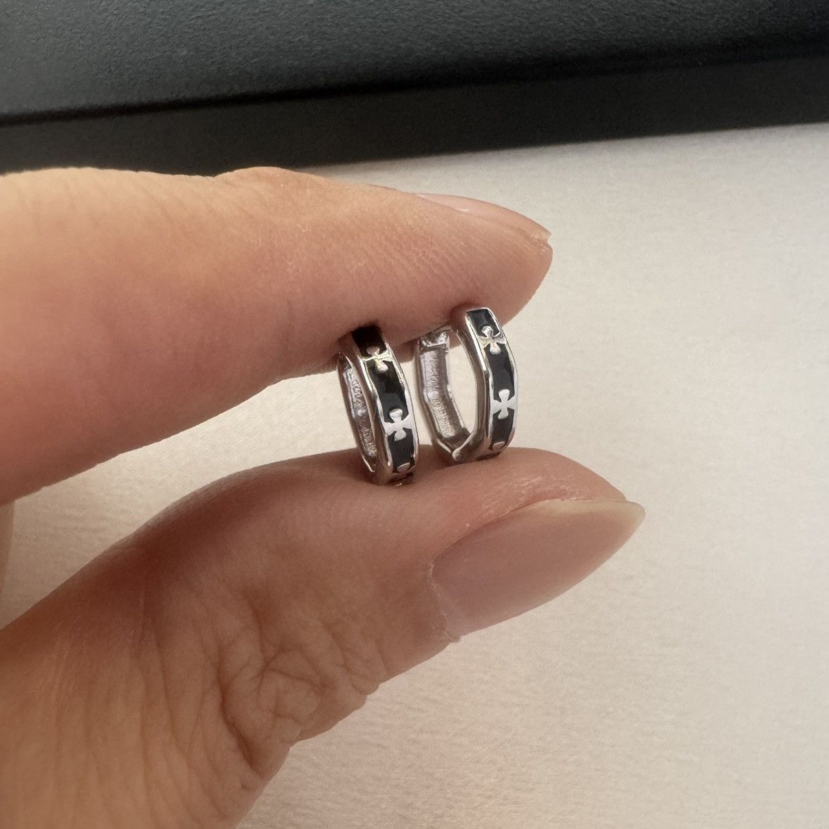 Other 7mm Small Hoop Earrings for Men Women Hip Hop Unisex Style Size ONE SIZE - 4 Thumbnail