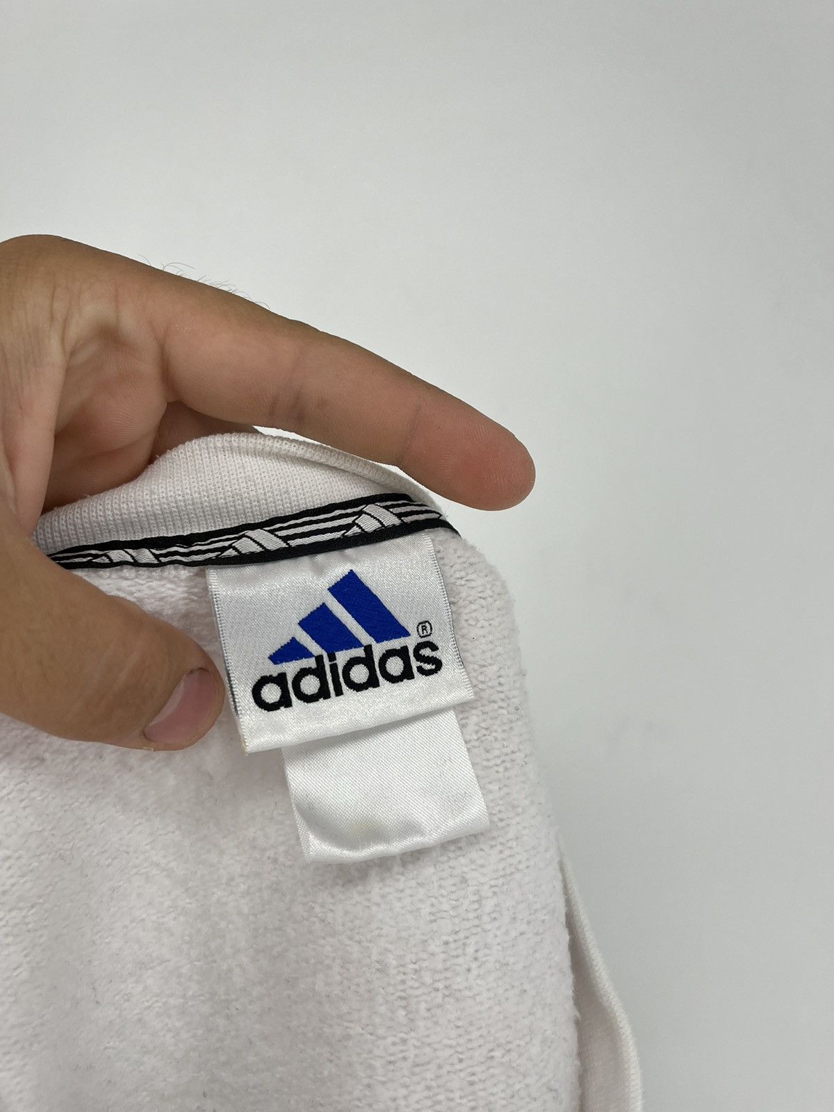 Adidas × Vintage Vintage Adidas White Embroidery Logos Sweatshirt Crazy Style Size US XL / EU 56 / 4 - 6 Thumbnail