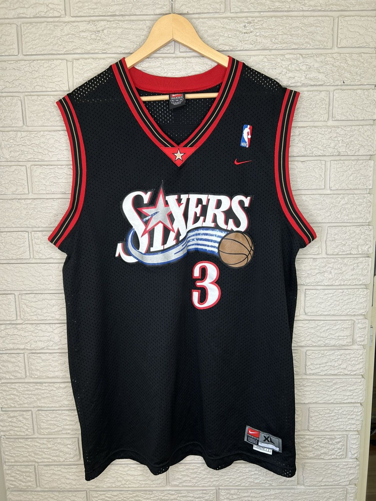 Nike Vintage Nike 76ers Allen Iverson NBA Jersey Size US XL / EU 56 / 4 - 1 Thumbnail