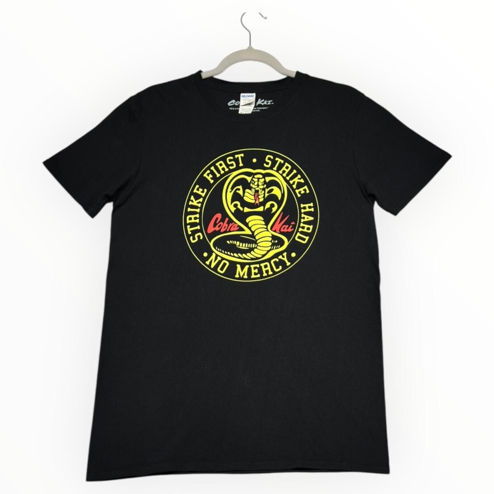 Gildan Cobra Kai T-Shirt Men's UK Size M Black Graphic Print Size US M / EU 48-50 / 2 - 2 Thumbnail