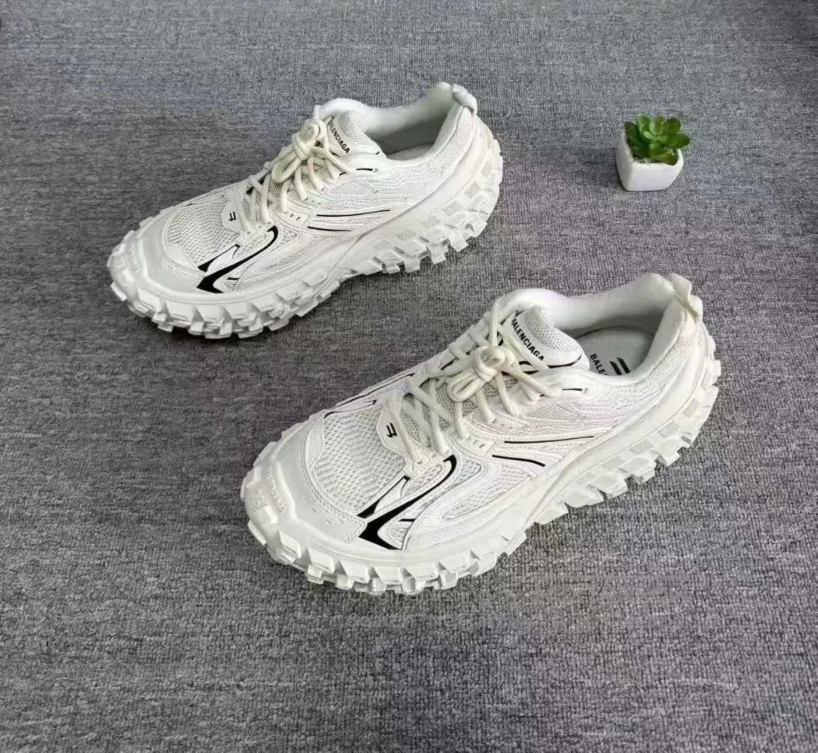 Balenciaga balenciaga double logo tire sneakers size 45. Size US 11 / EU 44 - 1 Thumbnail