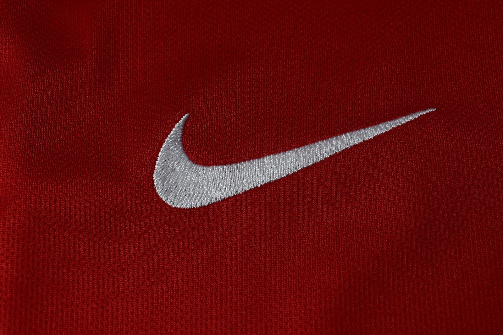 Nike NIKE Poland Away Red Football Shirt Polska SIZE L adults Size US L / EU 52-54 / 3 - 9 Thumbnail