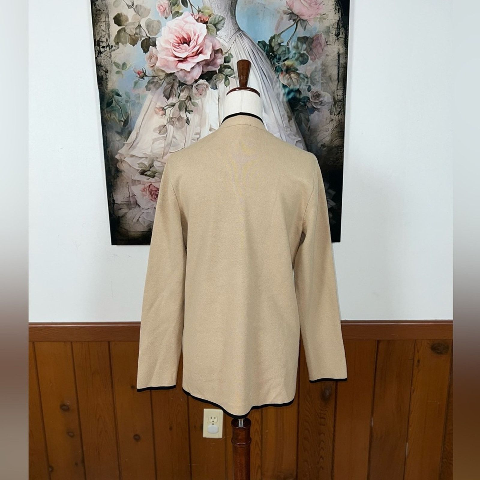 Ann Taylor Gorgeous Ann Taylor Contrast Trim Soft Blazer! Size M / US 6-8 / IT 42-44 - 5 Thumbnail