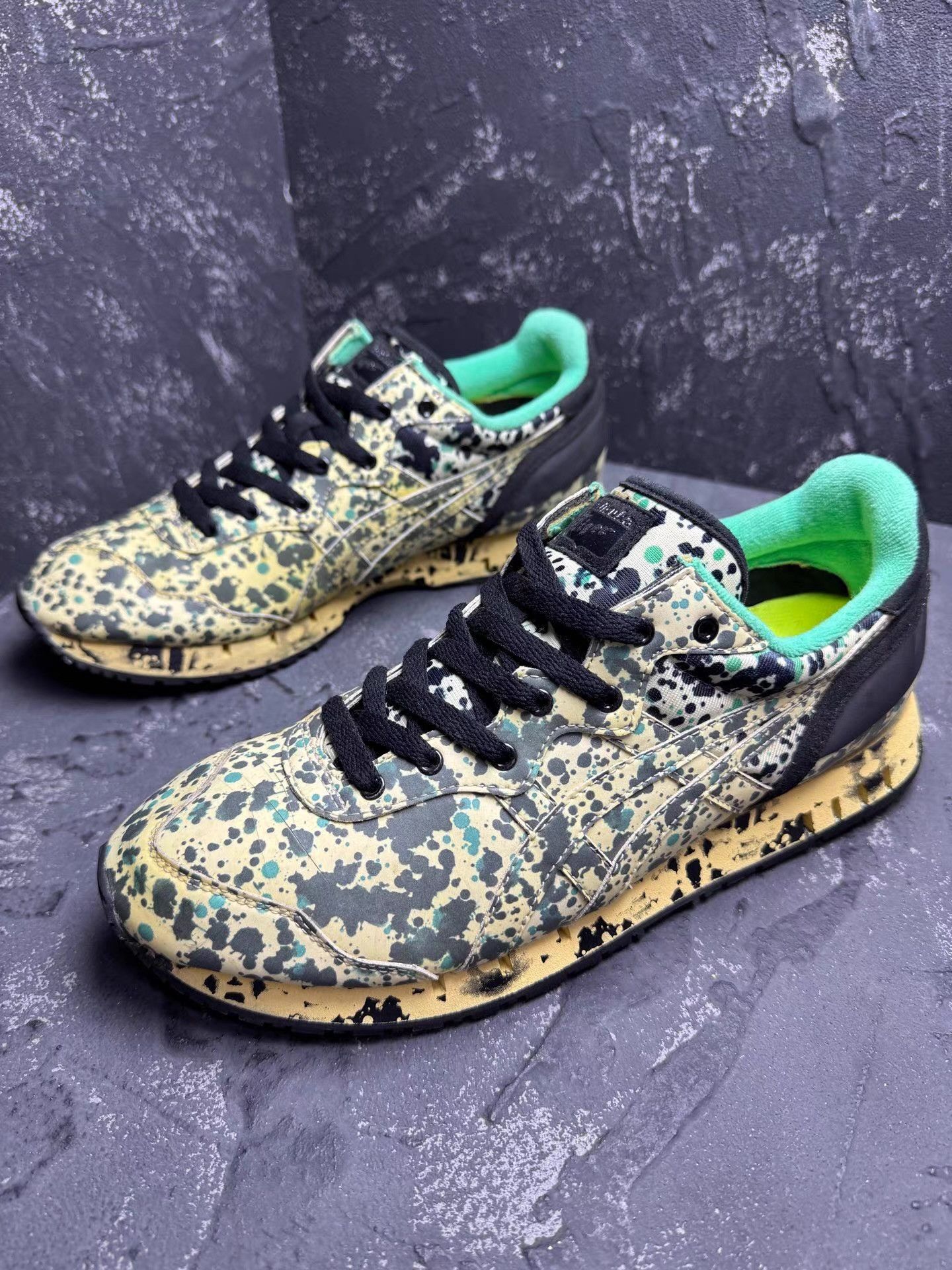 Asics Asics Onitsuka Tiger Camouflage Running Shoes Q10 Size US 10 / EU 43 - 1 Thumbnail