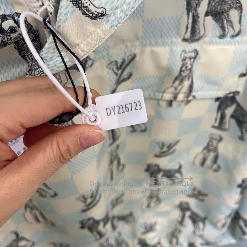 Louis Vuitton Louis Vuitton Co-branded Dog Cartoon Hoodie Size US L / EU 52-54 / 3 - 4 Thumbnail