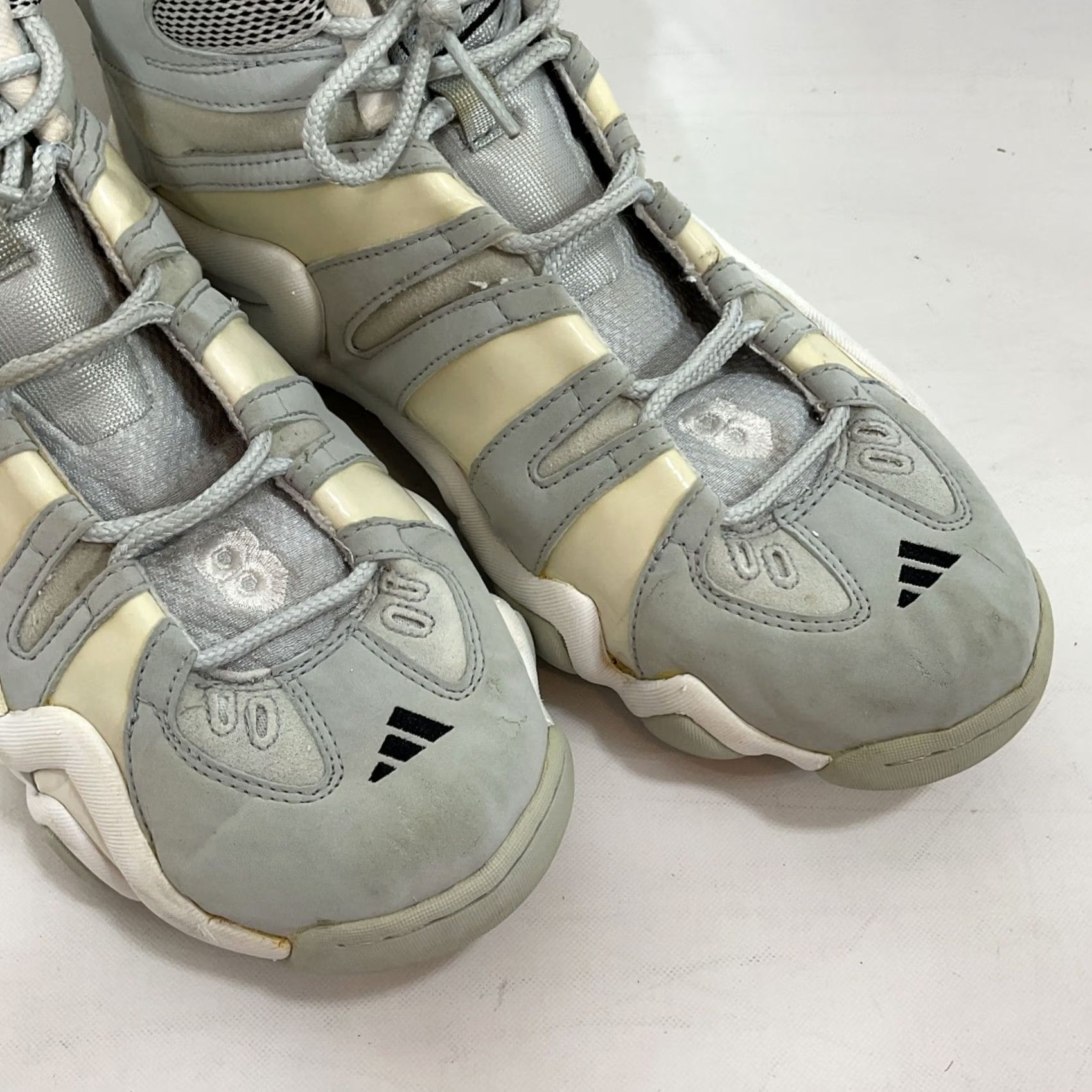 Adidas VINTAGE adidas Crazy 8 Kobe Bryant Grey Suede White Mens 12 2006 Rare Retro Sneaker Size US 12 / EU 45 - 5 Thumbnail