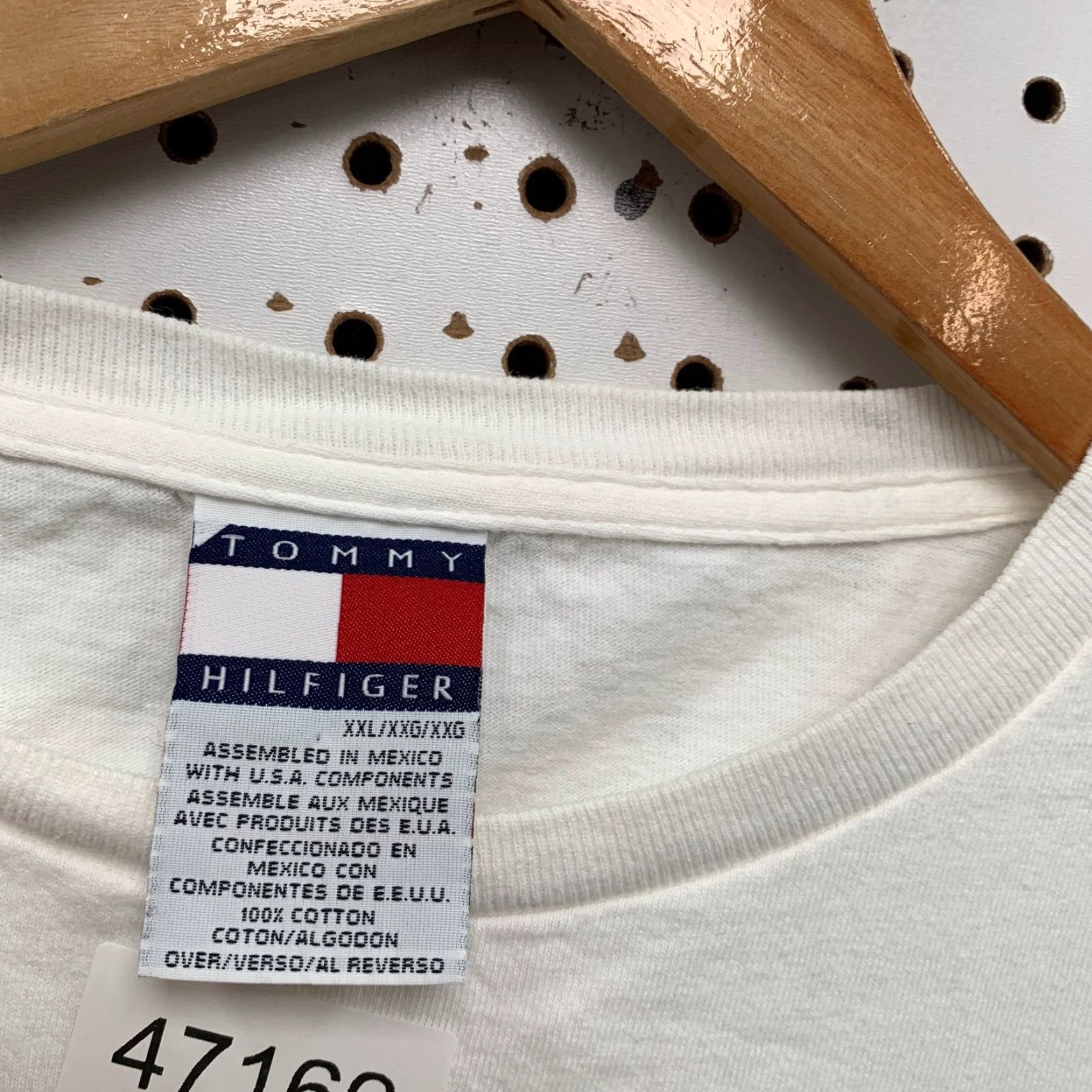 Tommy Hilfiger VINTAGE Tommy Hilfiger T Shirt Mens 2XL White Tommy Flag Graphic Y2K Tommy Hilfiger Tommy Jeans Shirt Mens 2XL White Graphic Print Size US XXL / EU 58 / 5 - 2 Thumbnail