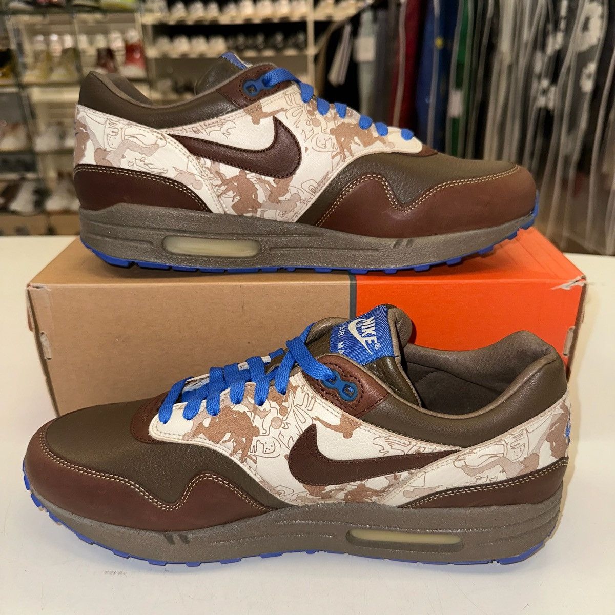Nike Size 10.5 - 2006 Nike Air Max 1 Premium Olive Khaki Size US 10.5 / EU 43-44 - 2 Thumbnail