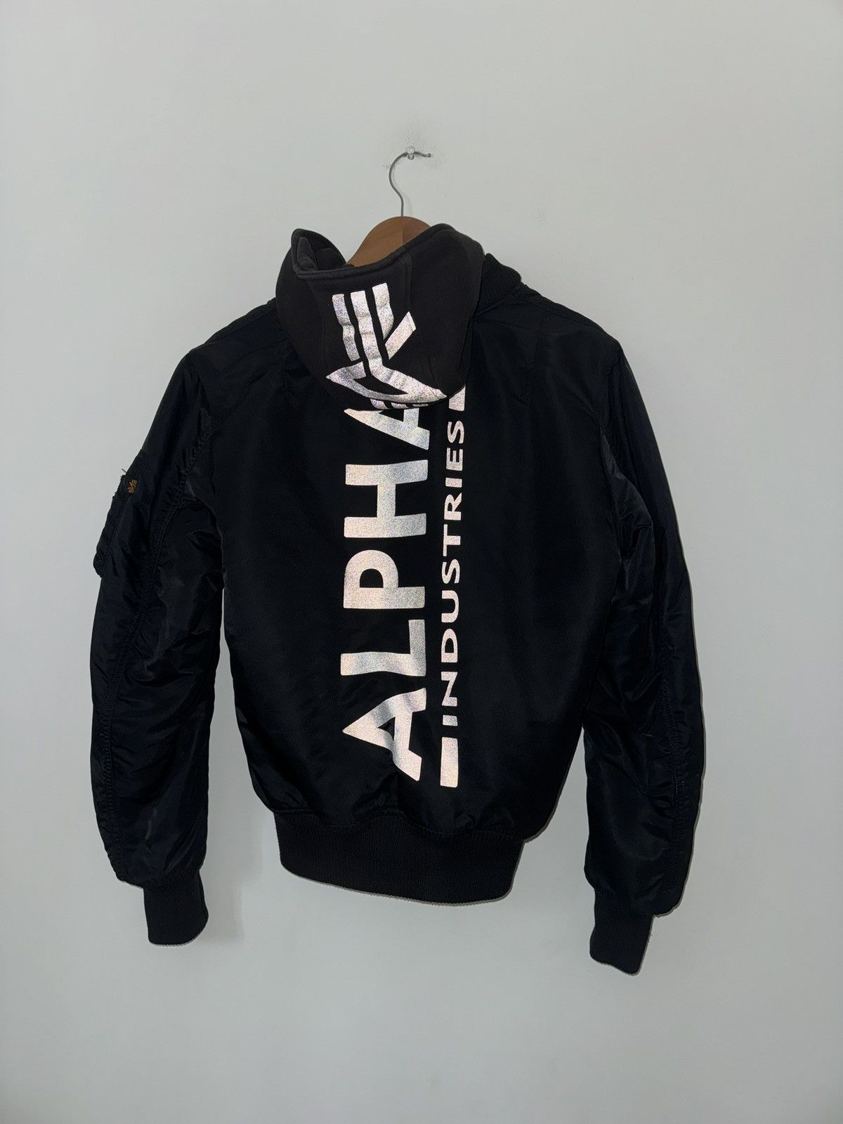 Alpha Industries Alpha Industries Hooded MA-1 Bomber Jacket Black Logo Back Size US S / EU 44-46 / 1 - 3 Thumbnail