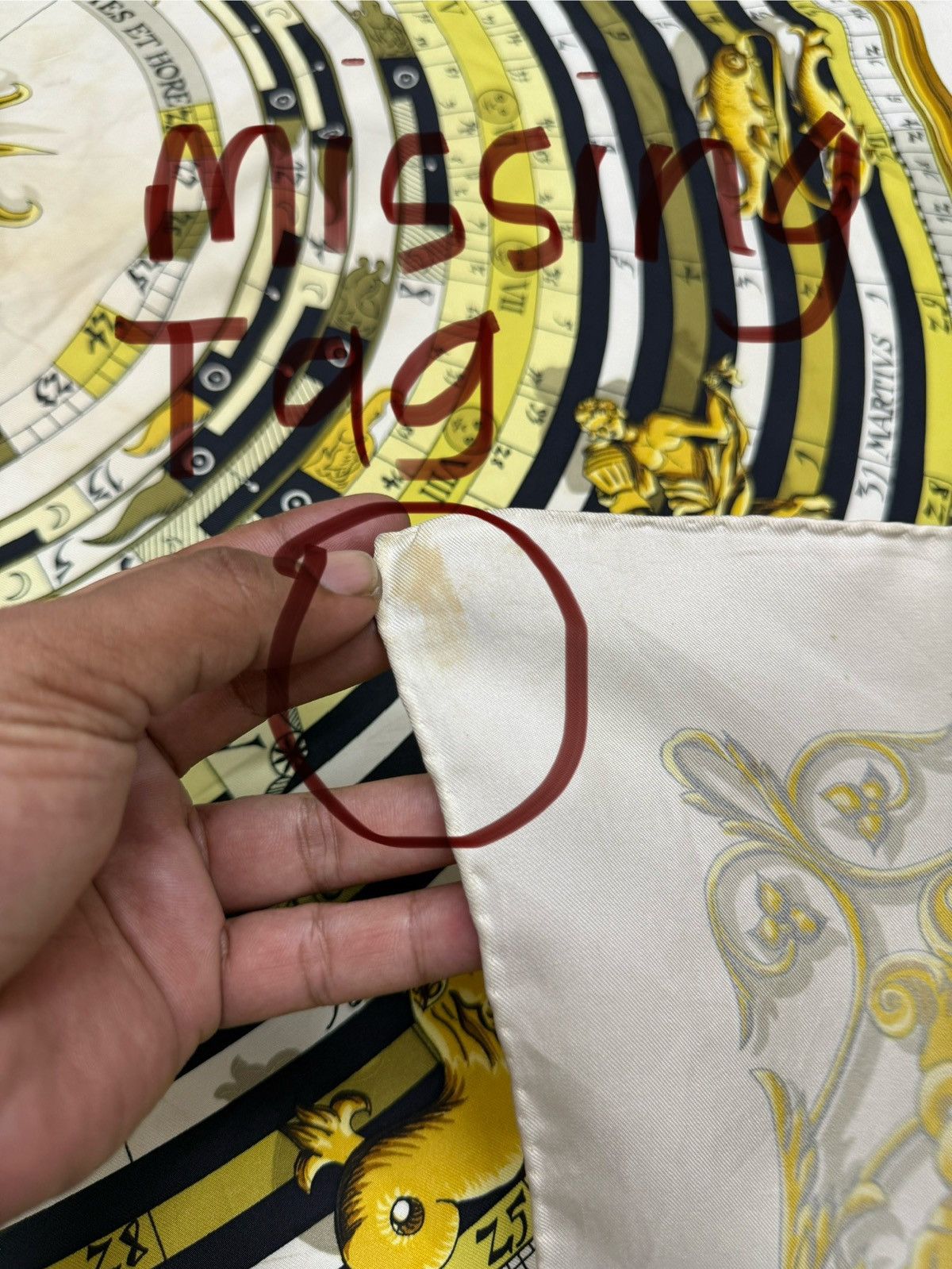 Hermes 🔥🔥🔥AUNTHENTIC VINTAGE HERMES DIES AT HORES SILK SCARF Size ONE SIZE - 15 Thumbnail