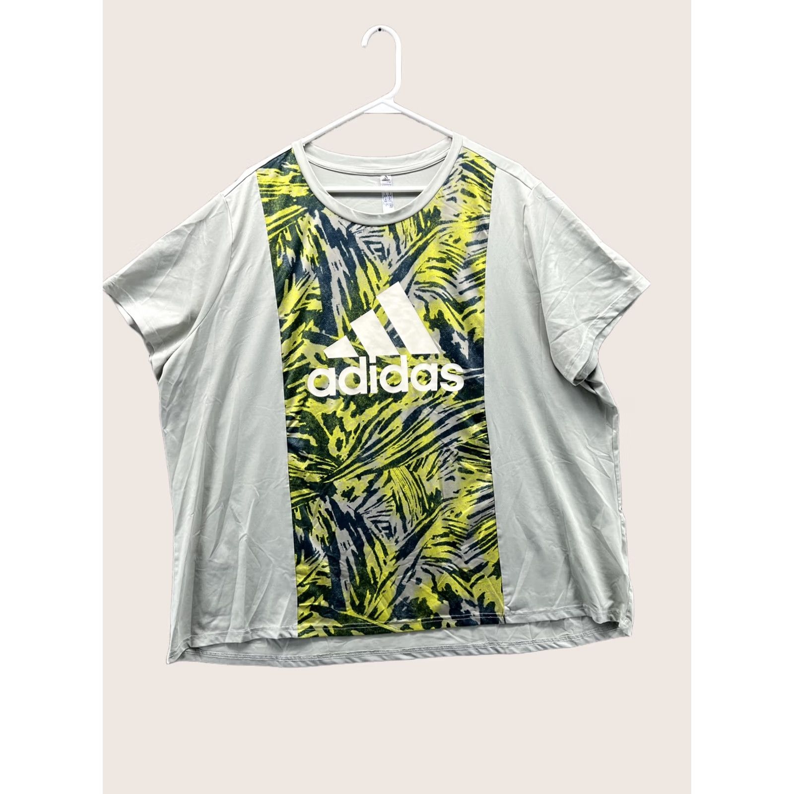 Adidas VINTAGE Adidas Shirt Womens 3X Green Short Sleeve Primegreen Floral Athletic Top Size XXL / US 16-18 / IT 52-54 - 1 Thumbnail