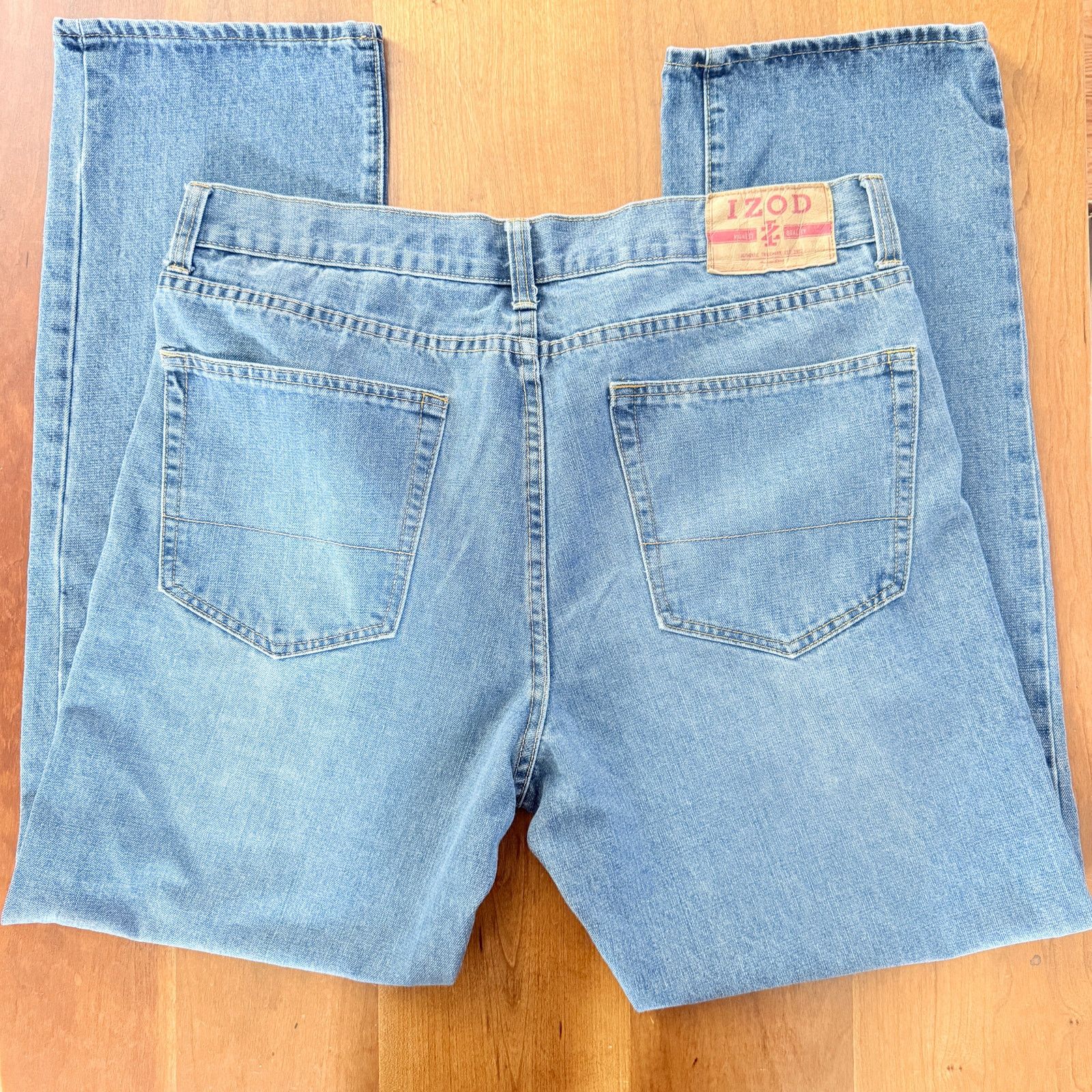 Izod IZOD Men's Regular Fit Blue Denim Jeans 36 x 32 Size US 36 / EU 52 - 2 Thumbnail