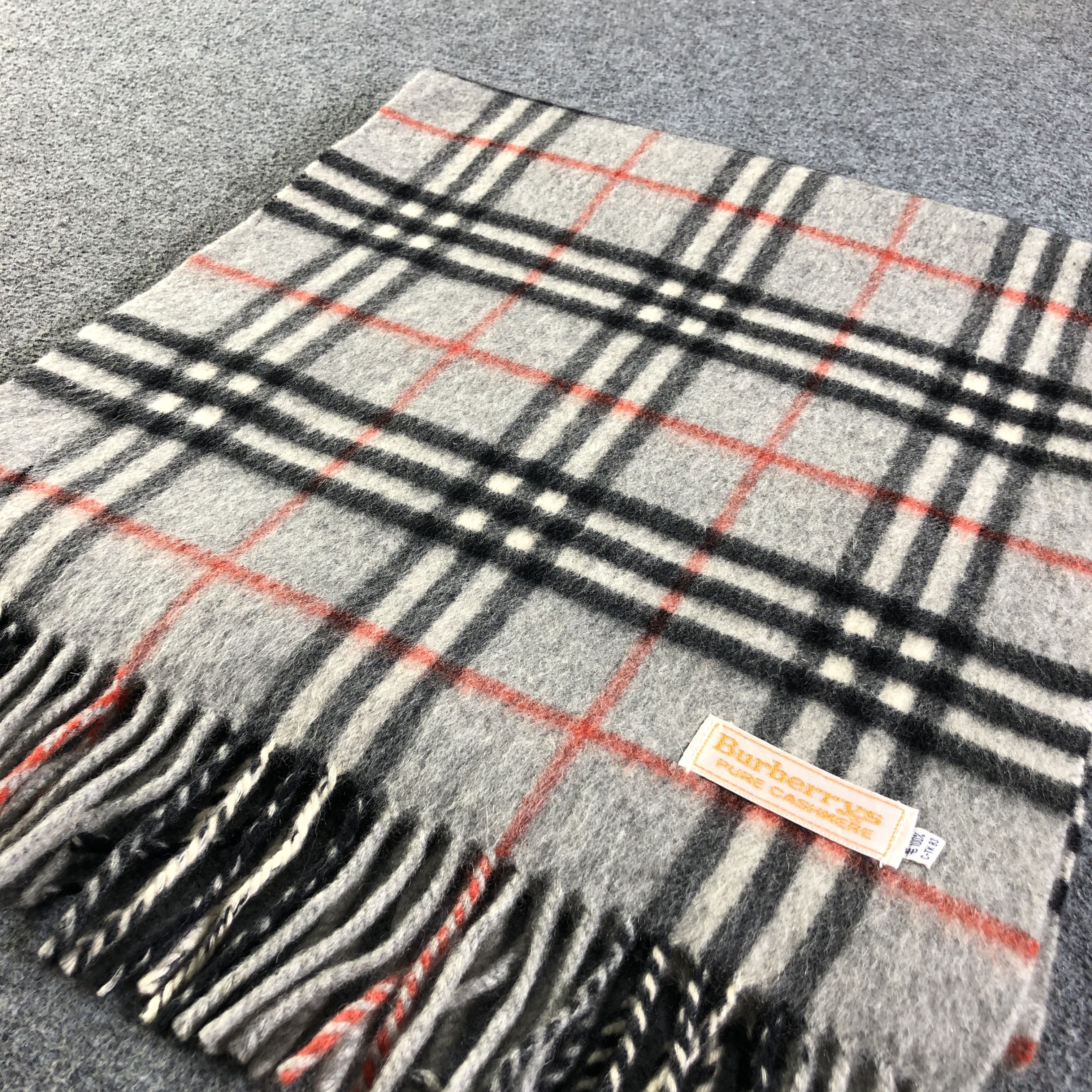 Burberry Burberry Nova Check Cashmere Scarf Muffler V2690 Size ONE SIZE - 3 Thumbnail