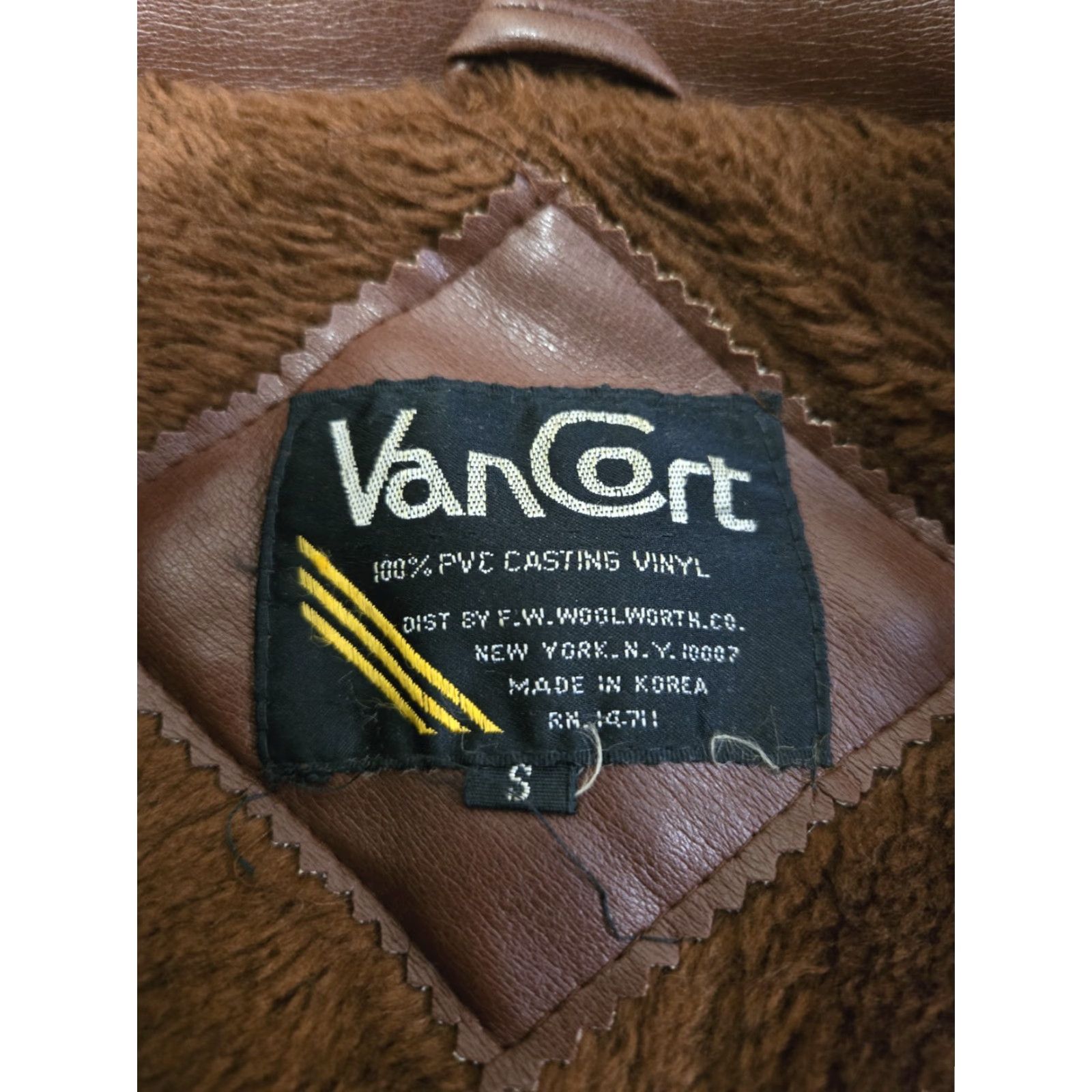 Vintage VINTAGE VanCort Men’s Jacket S Brown Faux Leather Button Up Jacket Mens Small Brown Faux Leather Button Up Size US S / EU 44-46 / 1 - 5 Thumbnail