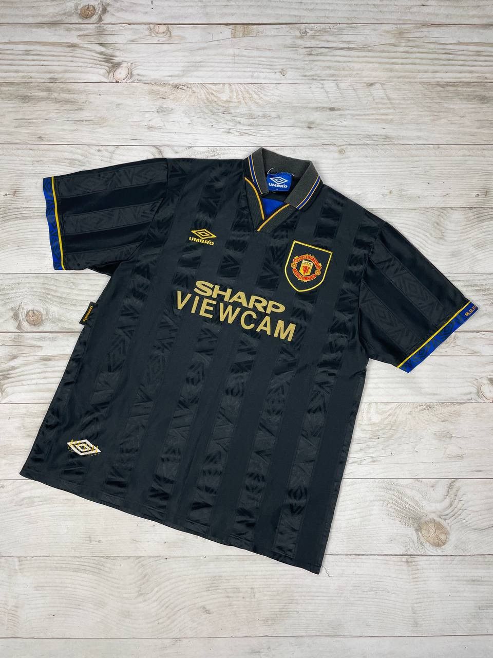 image of Vintage Umbro Manchester United 1993 1995 Away Shirt Jersey in Black, Men's (Size XL)