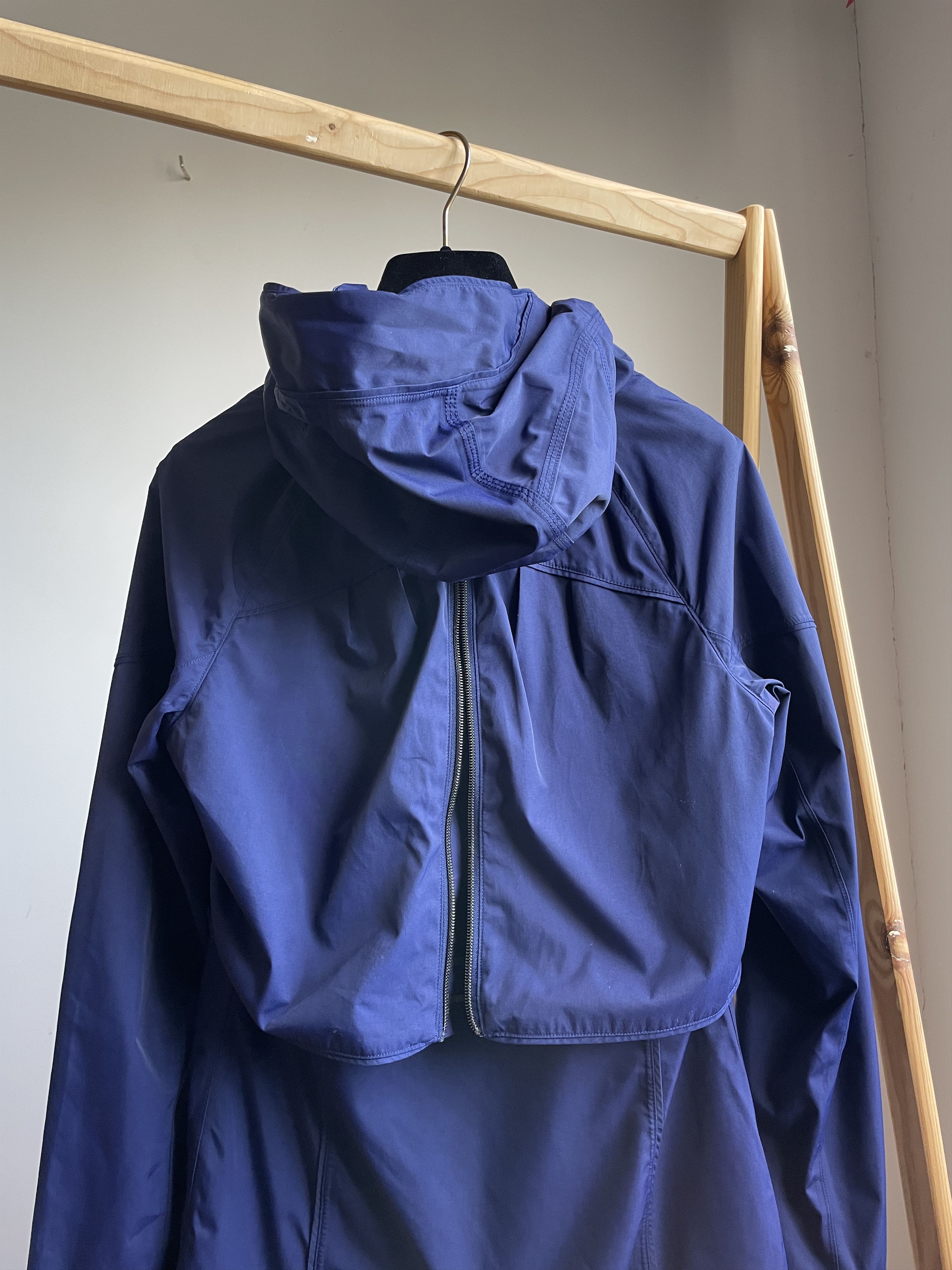 Lululemon Lululemon Womens Fo Drizzle Jacket Size M Size M / US 6-8 / IT 42-44 - 5 Thumbnail