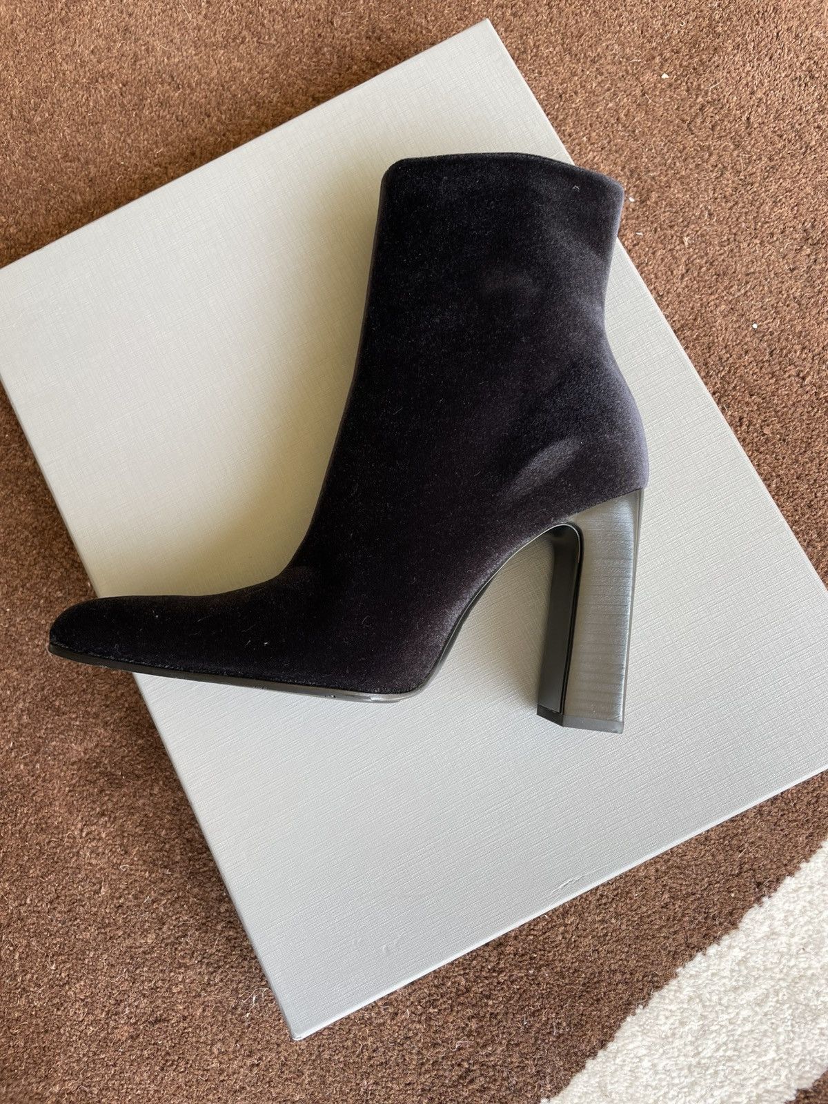Balenciaga Balenciaga Velvet Heeled boots Size US 8 / IT 38 - 1 Thumbnail