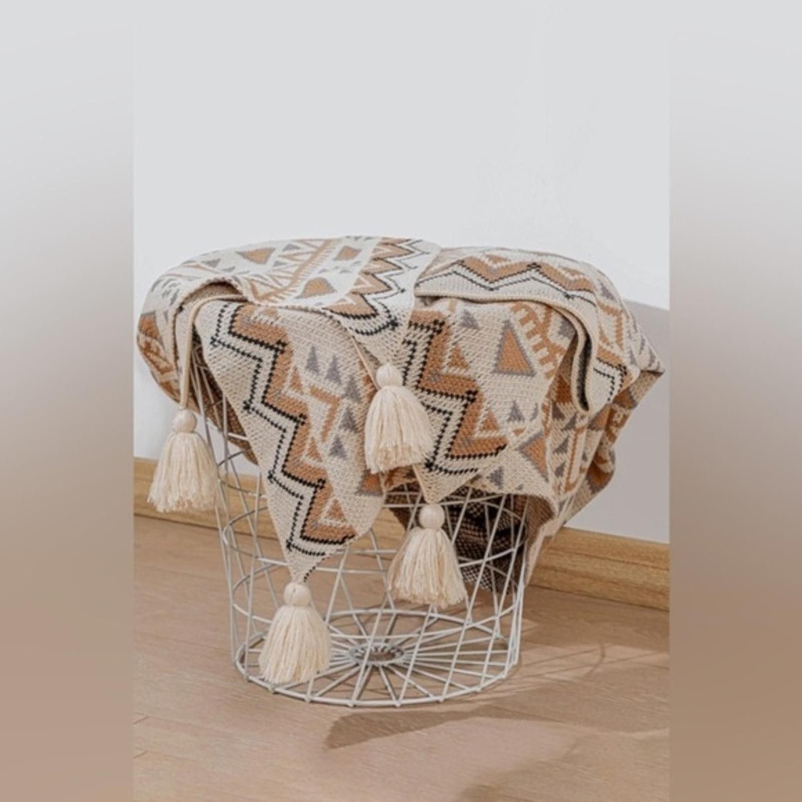 Designer Geometric Tassel Throw Blanket NWT​​​​ Size ONE SIZE - 1 Thumbnail