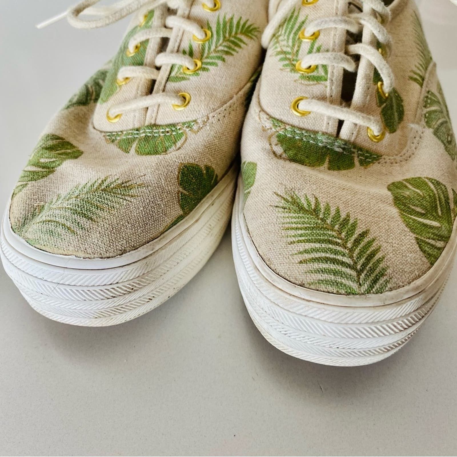 Anthropologie ANTHROPOLOGIE KEDS Cream Green Palm Leaf Platform Sneakers Size US 8.5 / IT 38.5 - 7 Thumbnail