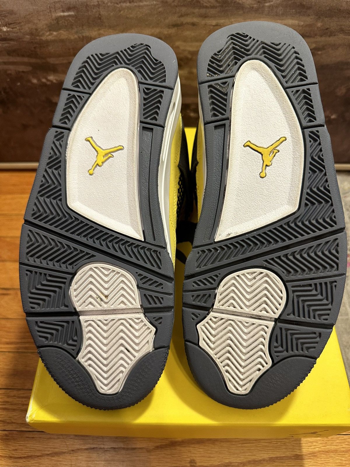 Jordan Brand Jordan 4 Lightning Size US 7 / EU 40 - 5 Thumbnail