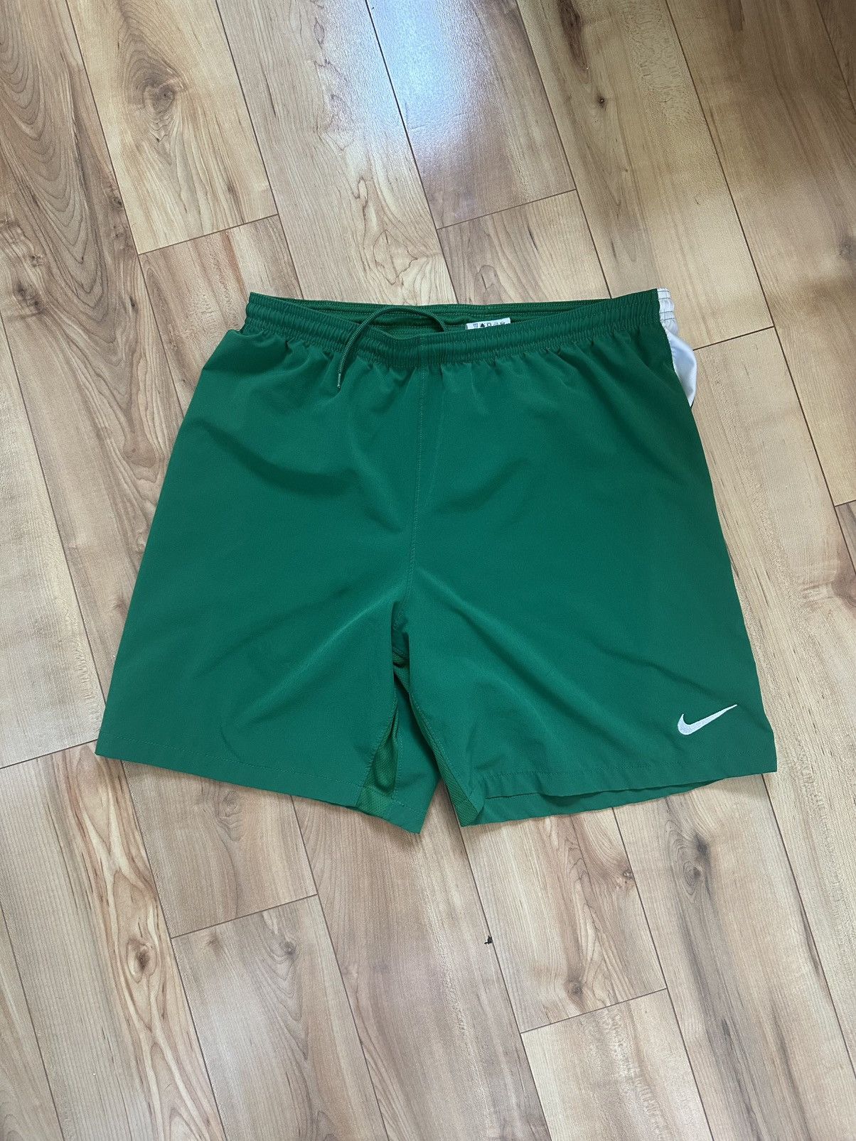Nike green nike shorts Size US 32 / EU 48 - 1 Thumbnail