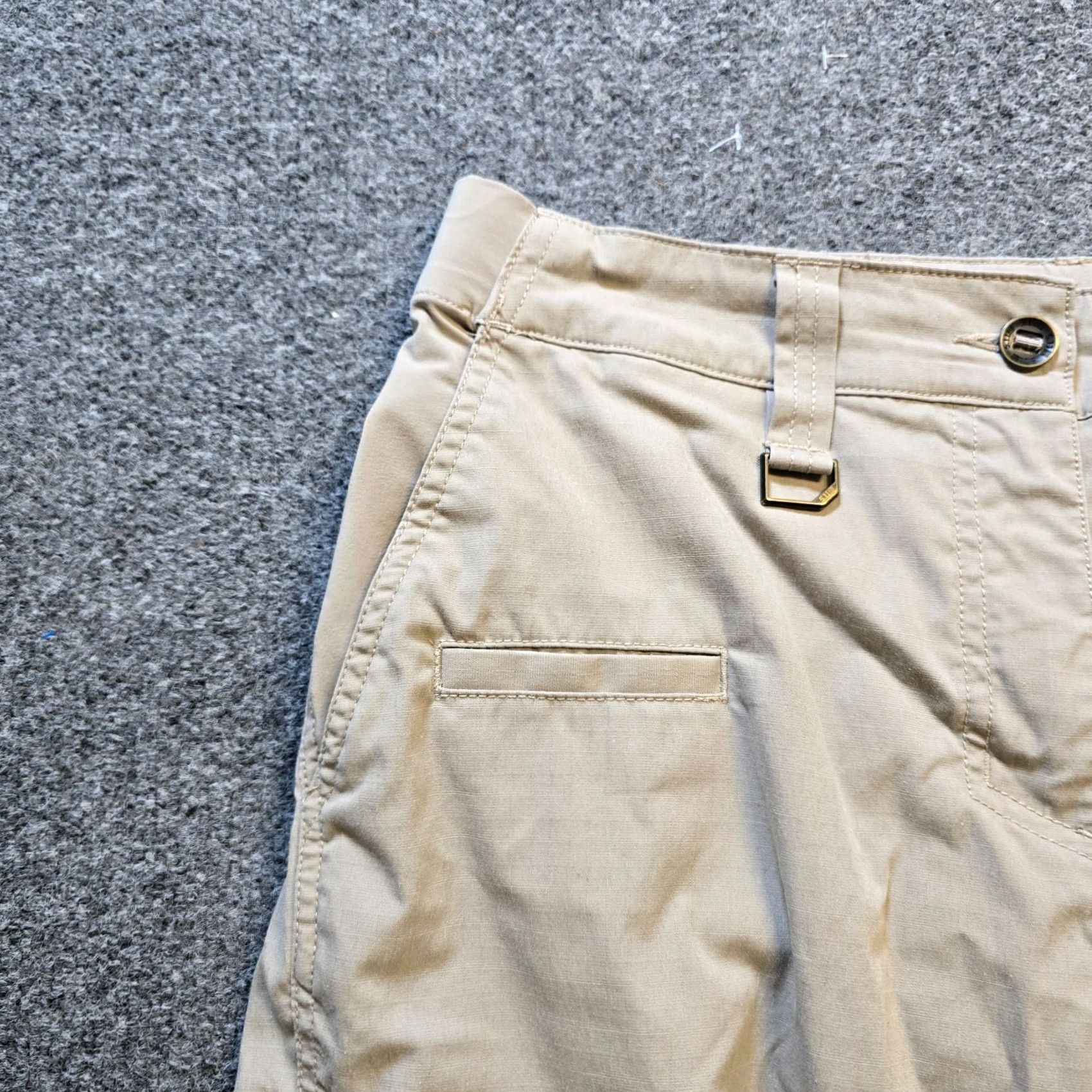 Vintage 5 11 Tactical Pants Womens 12 Beige Cargo Straight Leg Utility Pocket Capsule Pants Females Cargo Straight Leg Beige 12 Womens Size 34" / US 12 / IT 48 - 3 Thumbnail