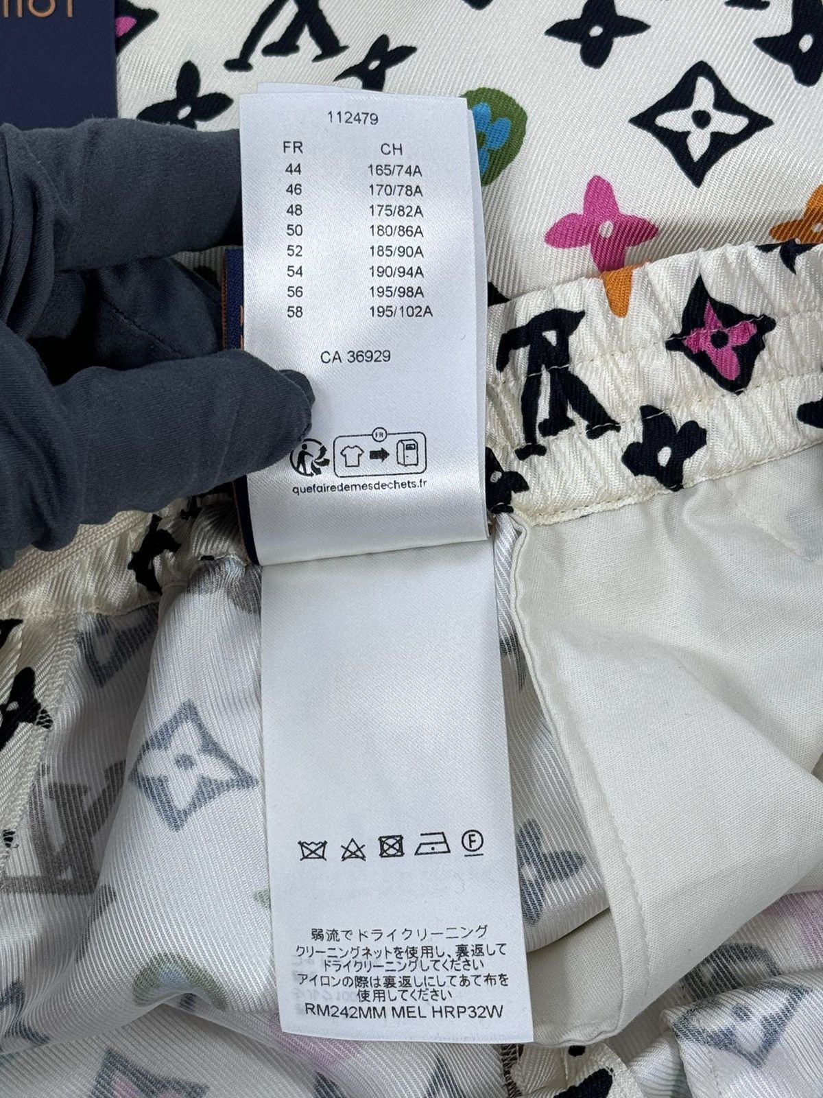 Louis Vuitton MONOGRAM PRINTED SILK SHORTS 1AFPZD Size US 32 / EU 48 - 9 Thumbnail