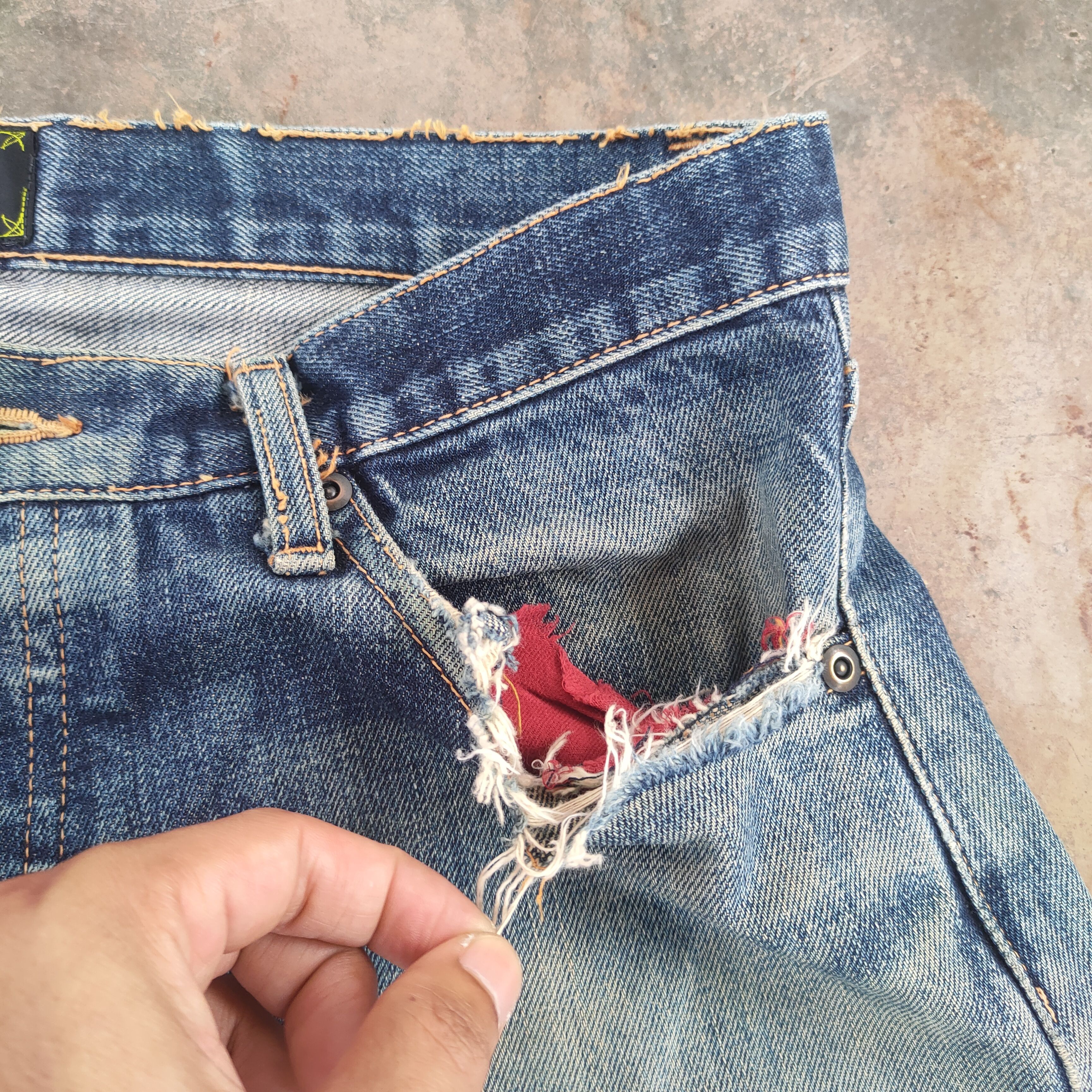 Japanese Brand W32 VINTAGE ROTAR SELVEDGE BUTTON FLY FADED RIPPED DENIM Size US 32 / EU 48 - 6 Thumbnail