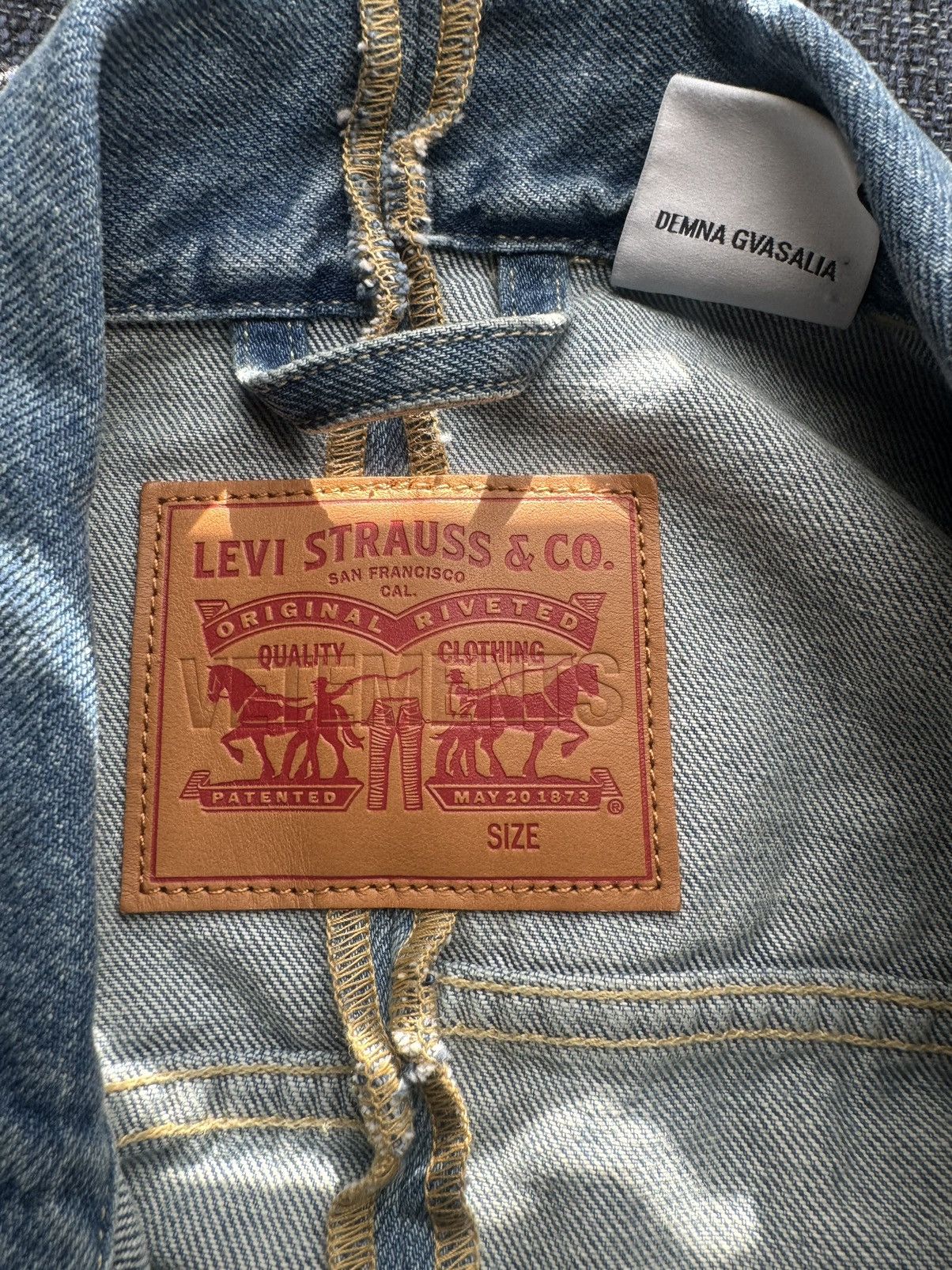 Levi's × Vetements Vetements x Levi’s reworked denim jacket Size US S / EU 44-46 / 1 - 3 Thumbnail
