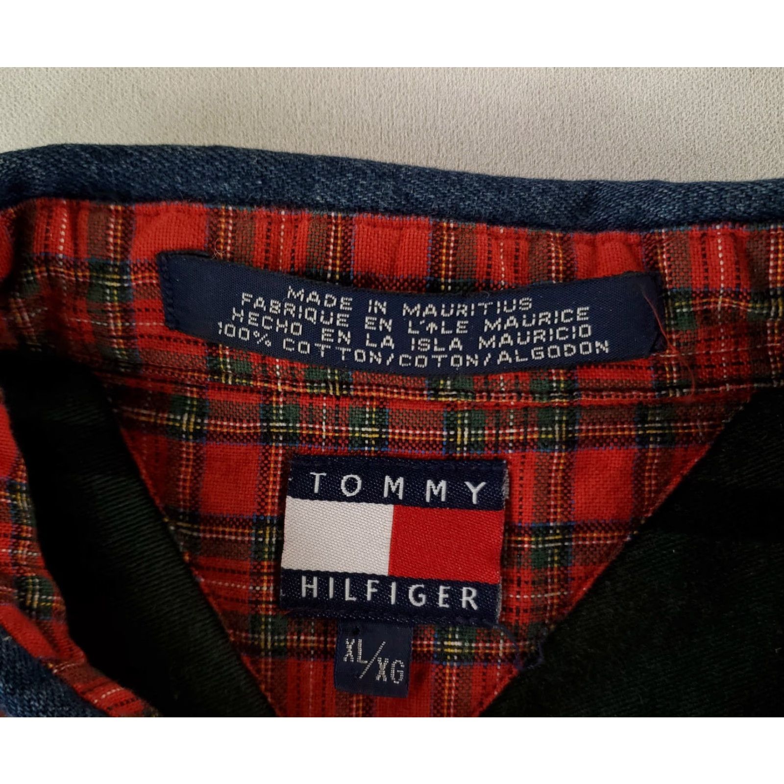 Tommy Hilfiger VINTAGE Tommy Hilfiger Shirt Full Zip VTG 90s Denim Collar Twill Blue Black Mens XL Blue Twilight? Size US XL / EU 56 / 4 - 2 Thumbnail
