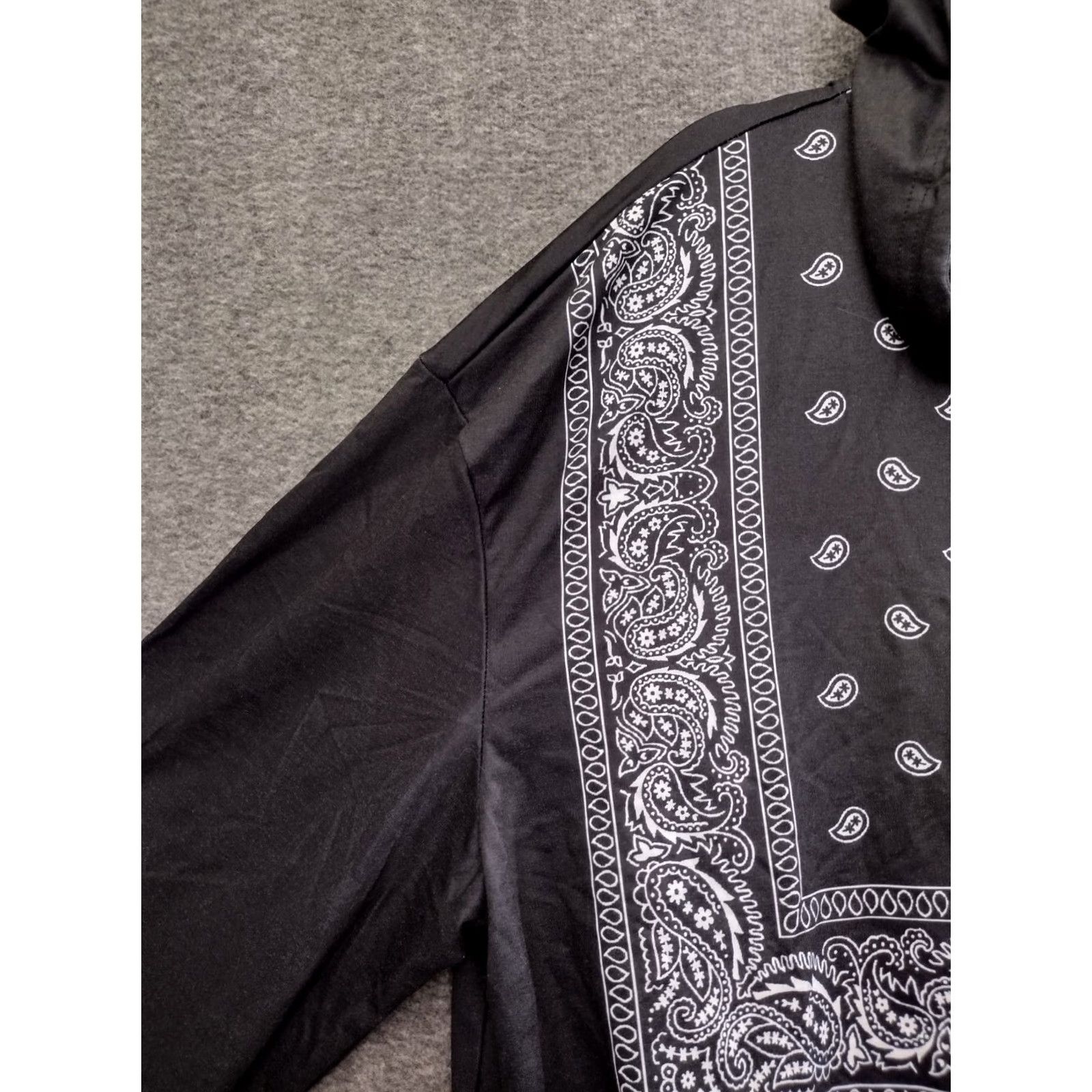 Shein SHEIN Men Plus Paisley Scarf Print Drawstring Hoodie Size 4XL Size US XXL / EU 58 / 5 - 7 Thumbnail