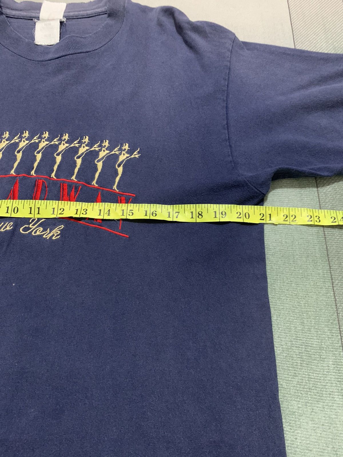 Fruit Of The Loom VINTAGE Broadway New York Shirt Adult Mens Blue Size US L / EU 52-54 / 3 - 11 Thumbnail