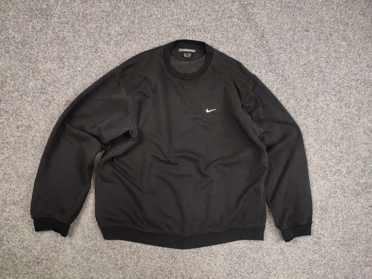 Nike Vintage 90's Nike Logo Black Faded Square Sweatshirts USA Size US XL / EU 56 / 4 - 11 Thumbnail