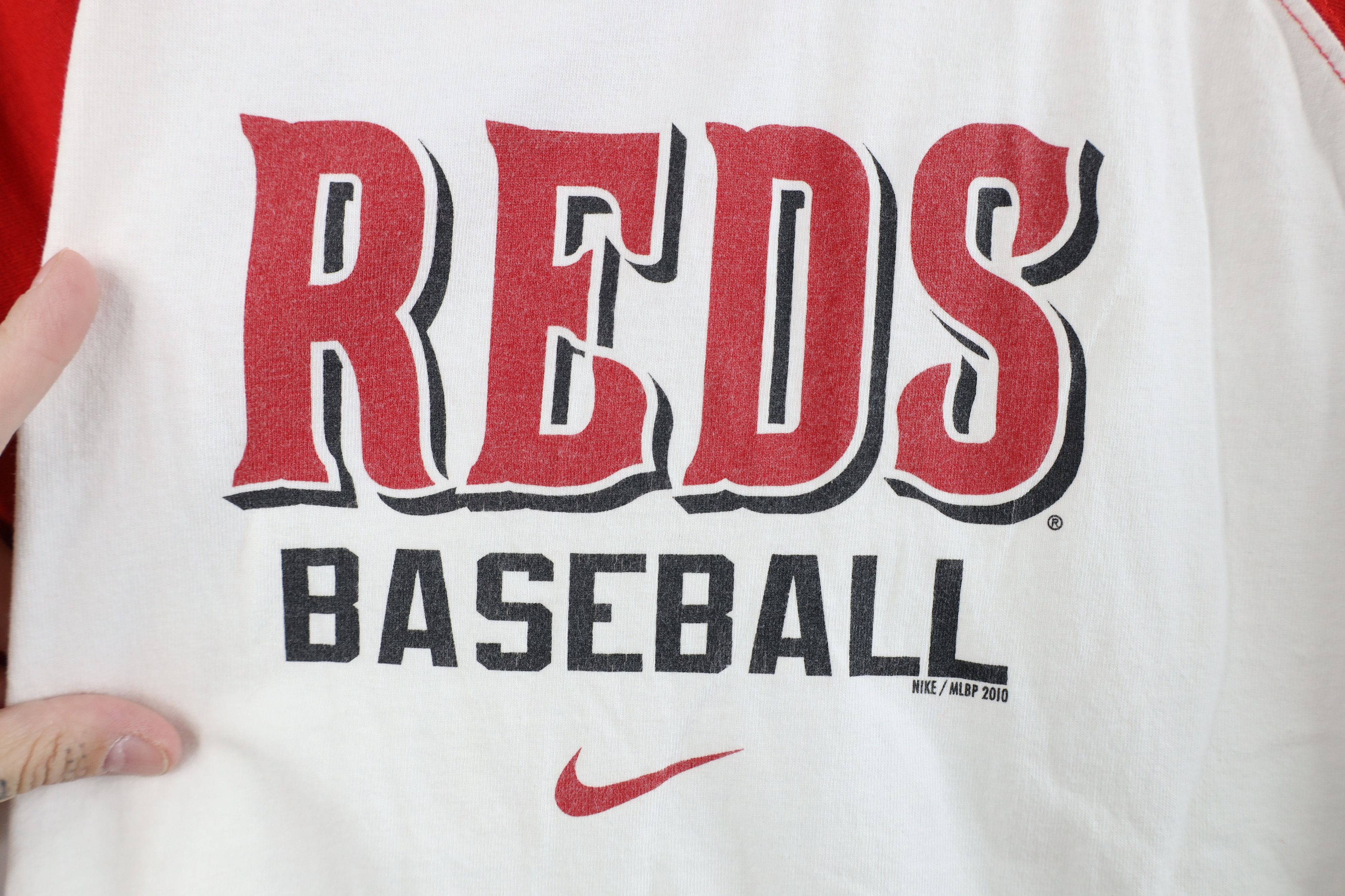 Nike Vintage Y2K Nike Swoosh Cincinnati Reds Raglan T-Shirt Size US S / EU 44-46 / 1 - 4 Thumbnail